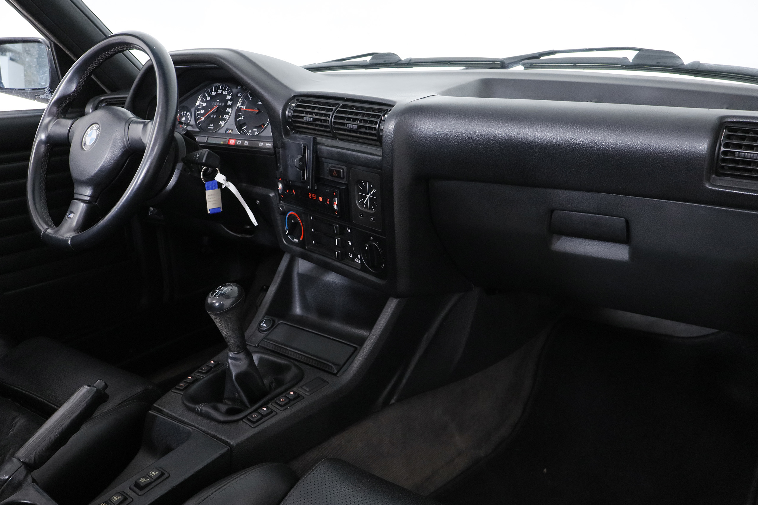 BMW 318 I CABRIO 112CV 2P PLACA HISTORICA # CUERO foto 18