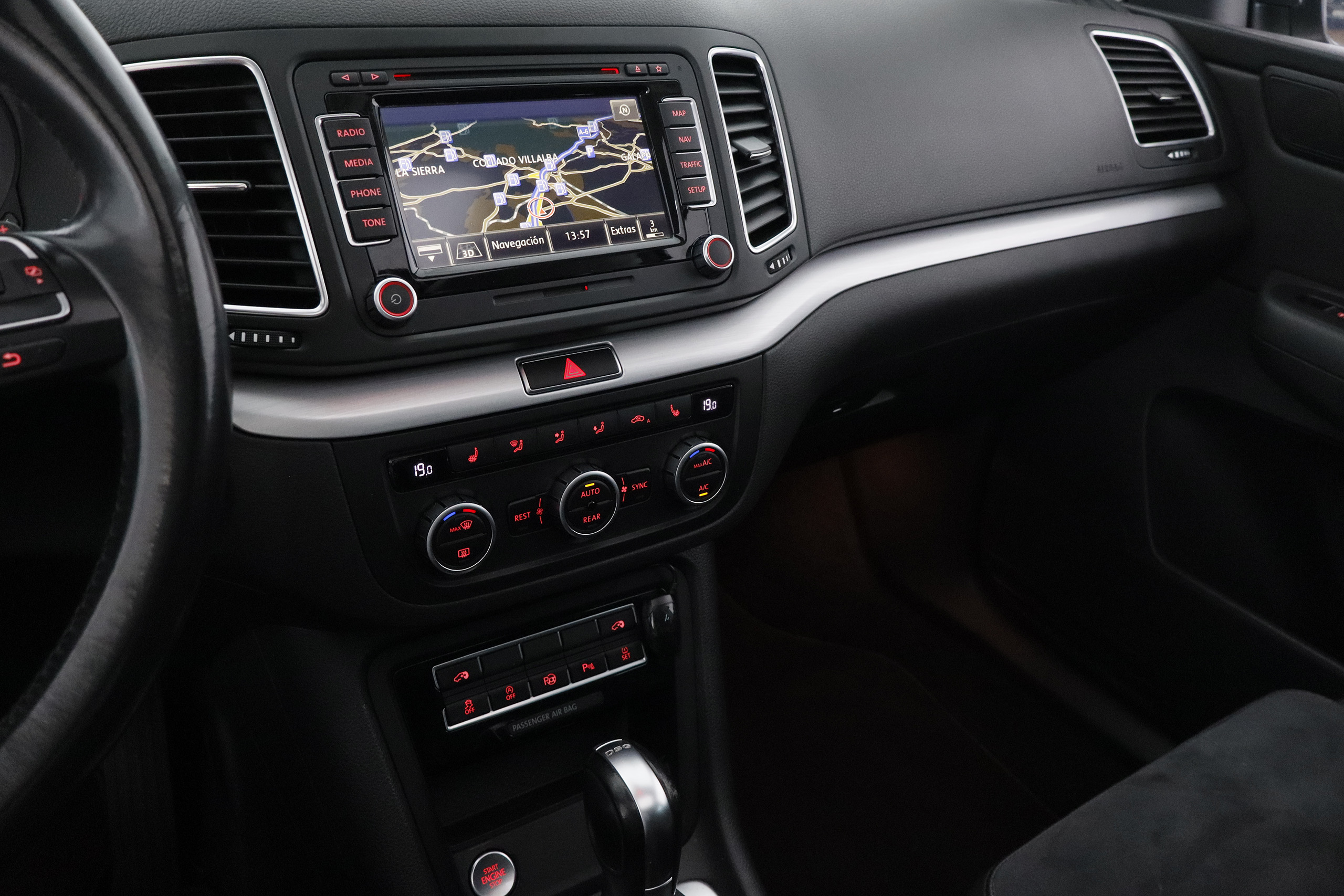 Volkswagen Sharan 2.0 TDI 177CV ASG 7PLAZAS AUTO SPORT 5P S/S # IVA DEDUCIBLE, TECHO ELE PANORAMICO, NAVY foto 21