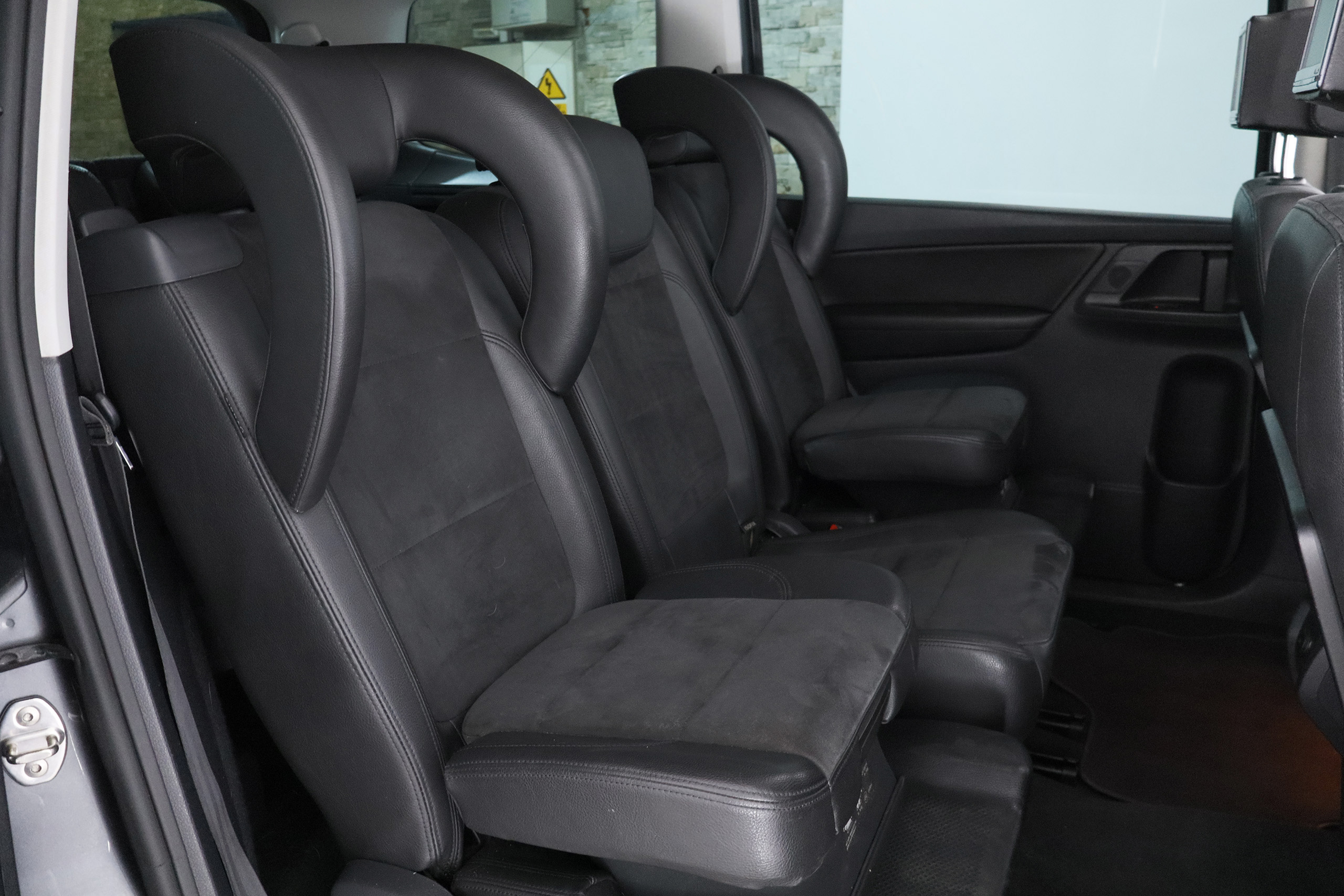 Volkswagen Sharan 2.0 TDI 177CV ASG 7PLAZAS AUTO SPORT 5P S/S # IVA DEDUCIBLE, TECHO ELE PANORAMICO, NAVY foto 27