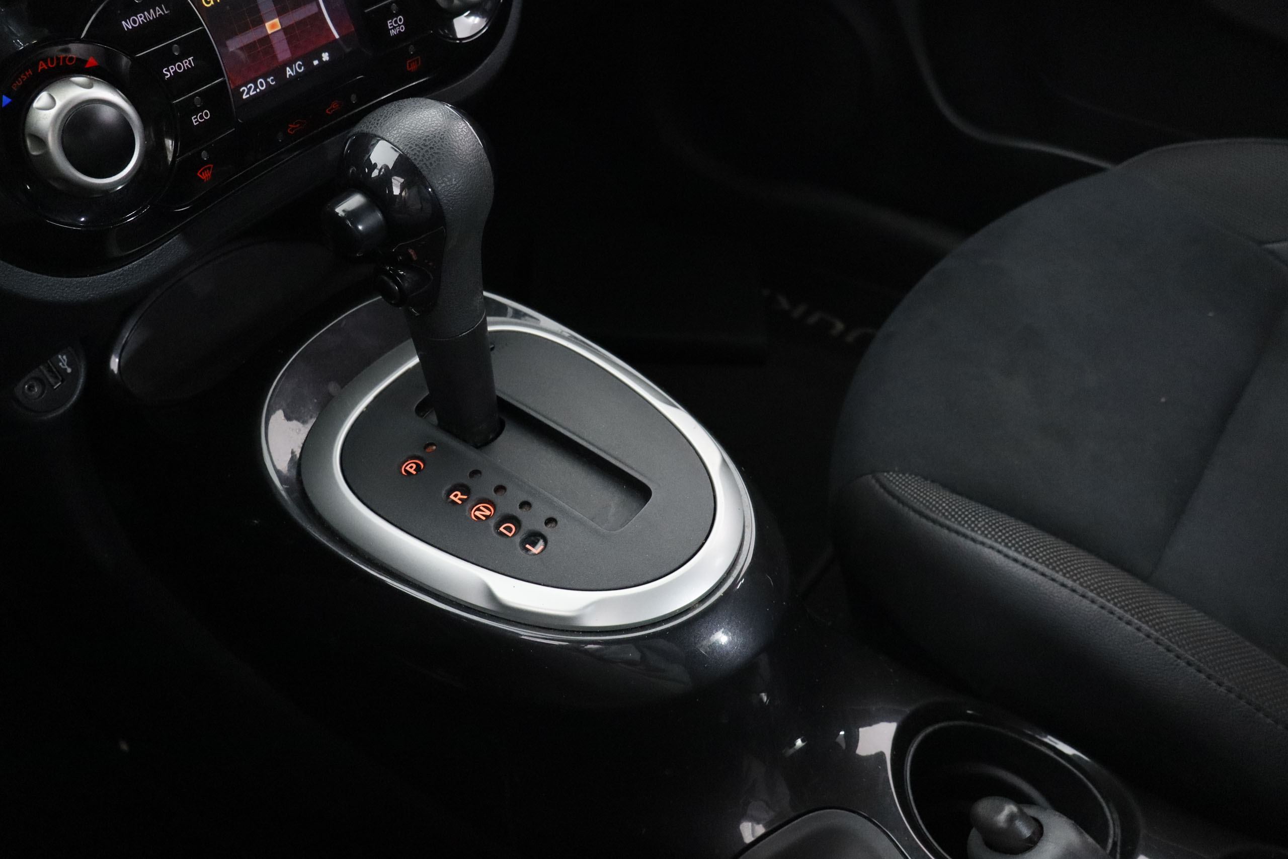 Nissan Juke 1.6 NCONNECTA 4X2 X TRONIC 117CV 4X2 5P # NAVY,CAMARA TRASERA, foto 18