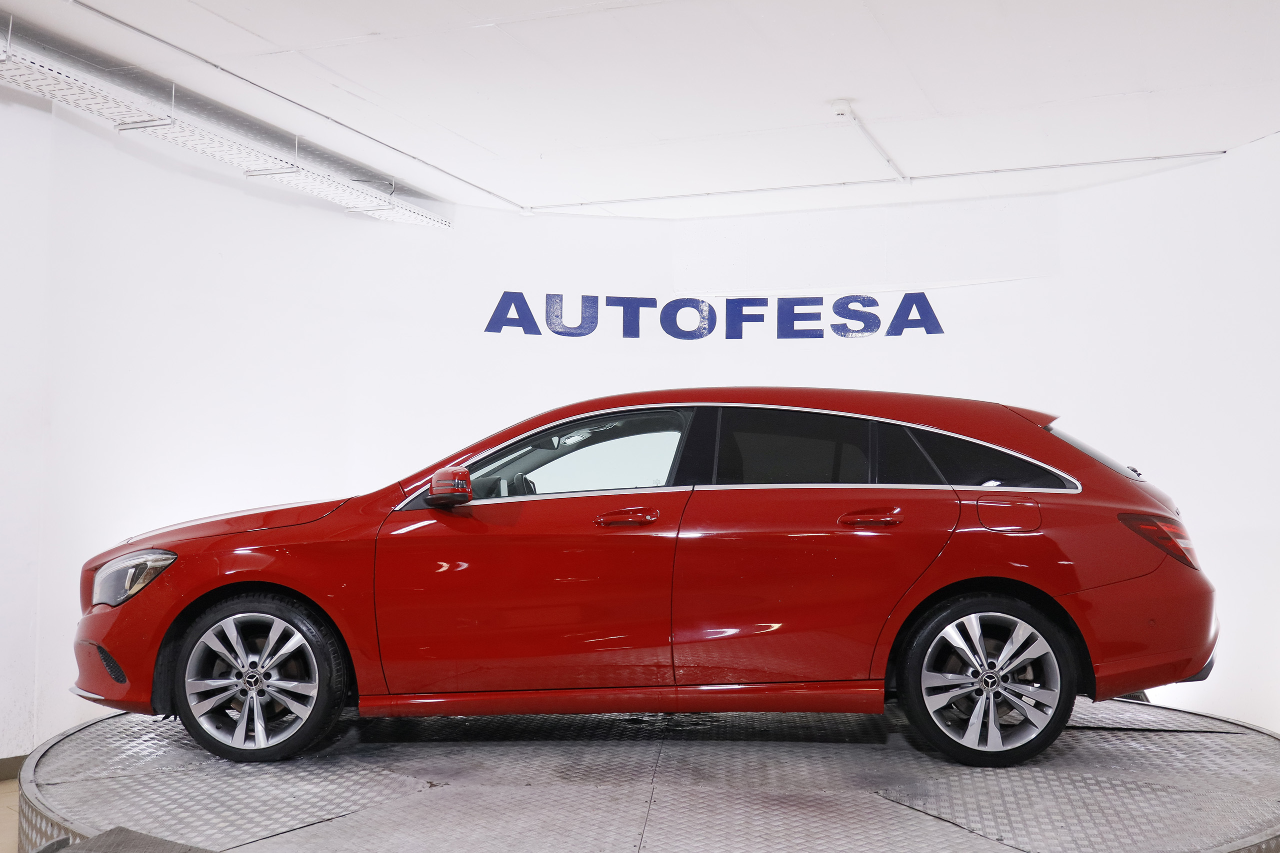 Mercedes-benz Cla 200 CLASE CLA 200D URBAN SHOOTING BRAKE 7G-DCT 136CV AUTO 5P S/S # NAVY, FAROS LED, PARKTRONIC foto 5