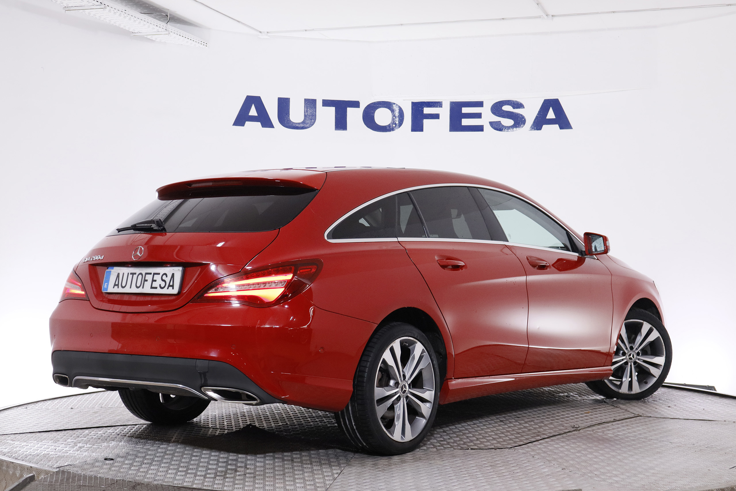 Mercedes-benz Cla 200 CLASE CLA 200D URBAN SHOOTING BRAKE 7G-DCT 136CV AUTO 5P S/S # NAVY, FAROS LED, PARKTRONIC foto 9