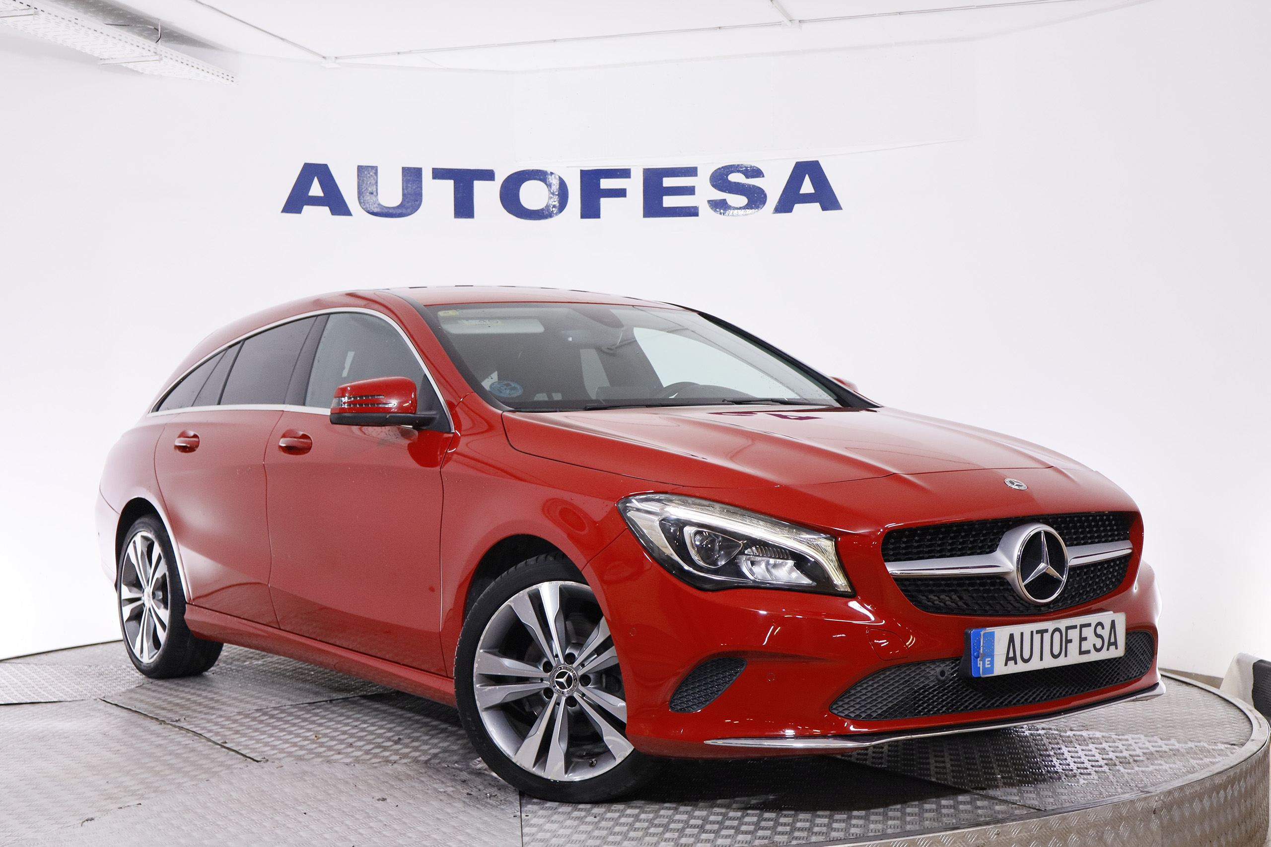 Mercedes-benz Cla 200 CLASE CLA 200D URBAN SHOOTING BRAKE 7G-DCT 136CV AUTO 5P S/S # NAVY, FAROS LED, PARKTRONIC foto 3