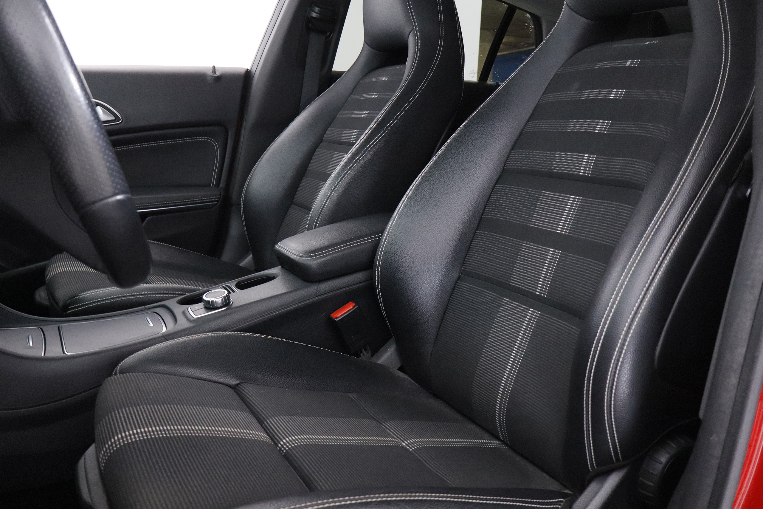 Mercedes-benz Cla 200 CLASE CLA 200D URBAN SHOOTING BRAKE 7G-DCT 136CV AUTO 5P S/S # NAVY, FAROS LED, PARKTRONIC foto 23