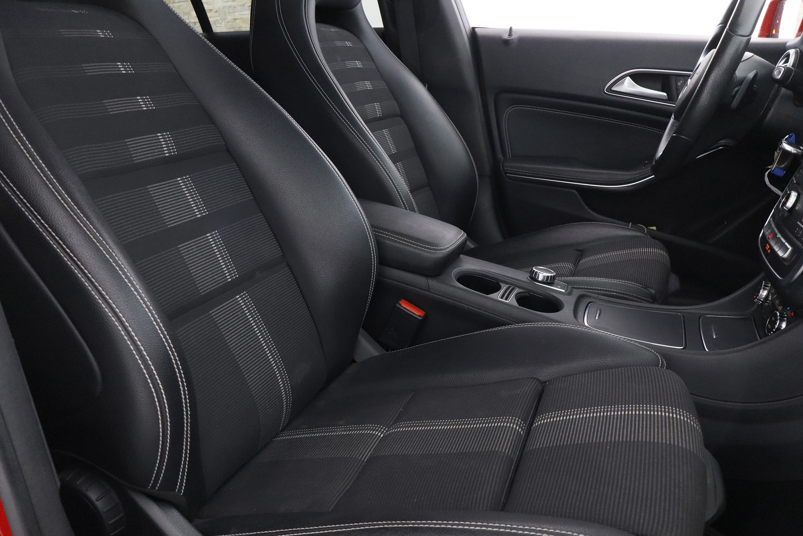 Mercedes-benz Cla 200 CLASE CLA 200D URBAN SHOOTING BRAKE 7G-DCT 136CV AUTO 5P S/S # NAVY, FAROS LED, PARKTRONIC foto 24