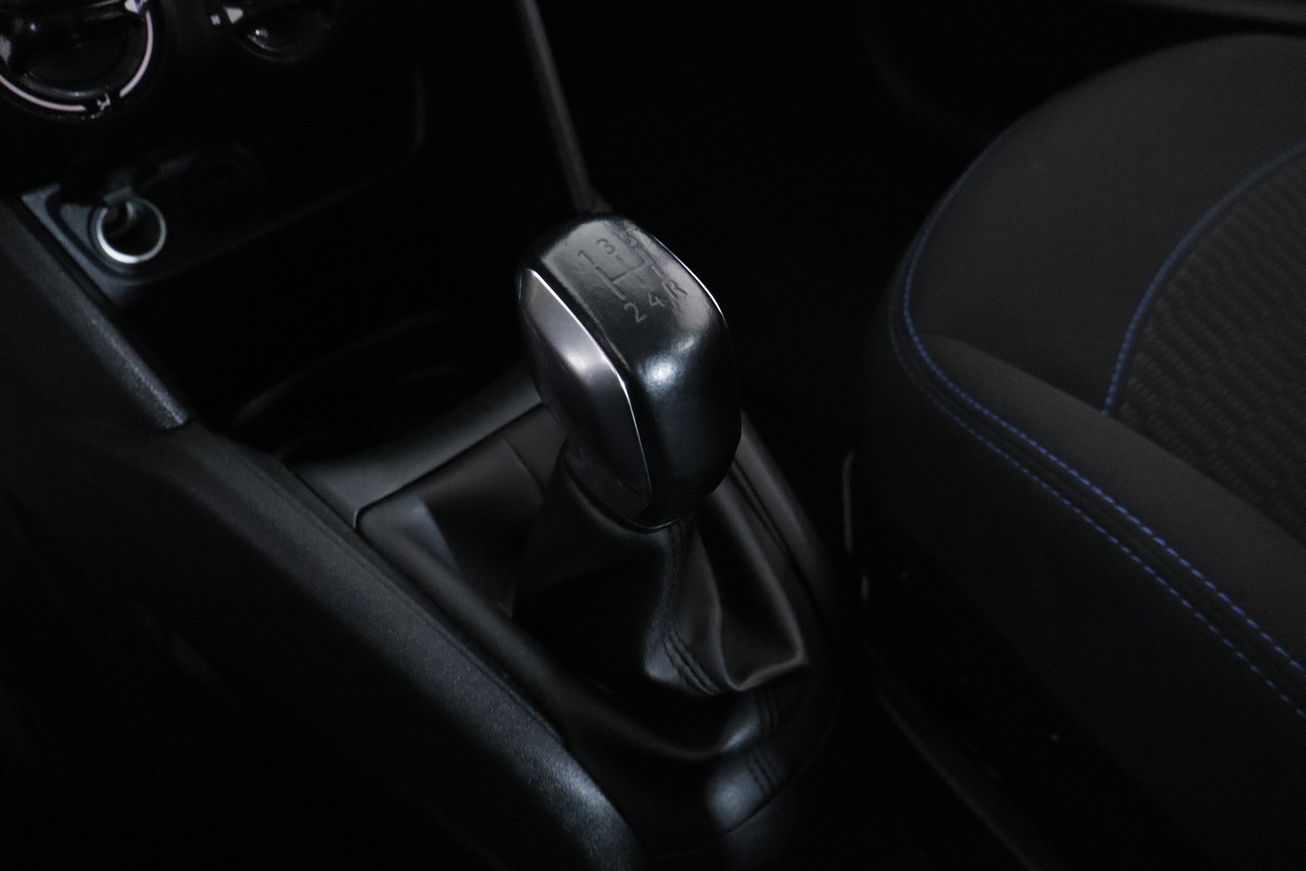 Peugeot 208 1.2 82CV SIGNATURE 5P S/S # PARKTRONIC, BLUETOOTH foto 18