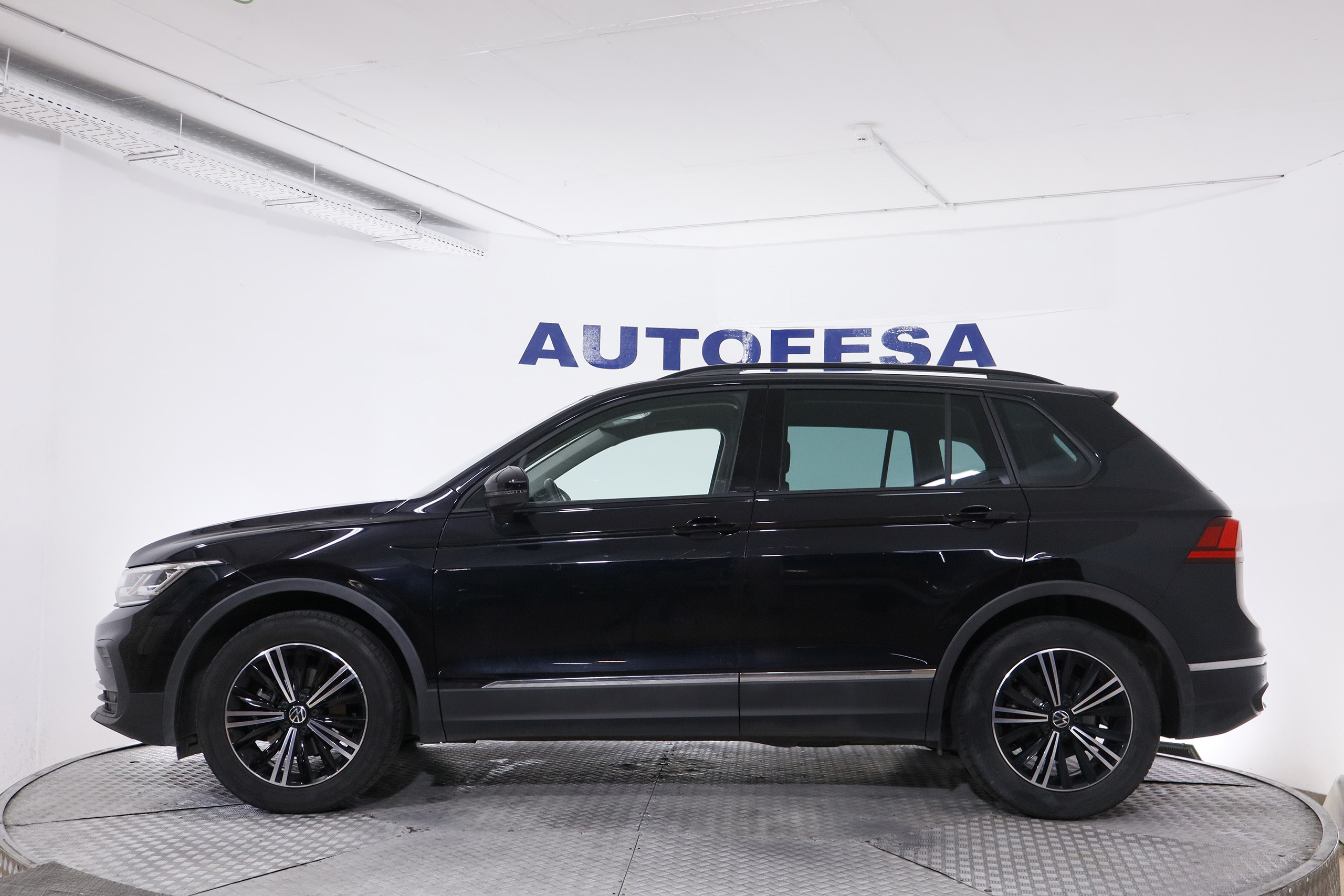 Volkswagen Tiguan LIFE 2.0TDI DSG 150CV AUTO 5P S/S # IVA DEDUCIBLE, NAVY, FAROS LED foto 5