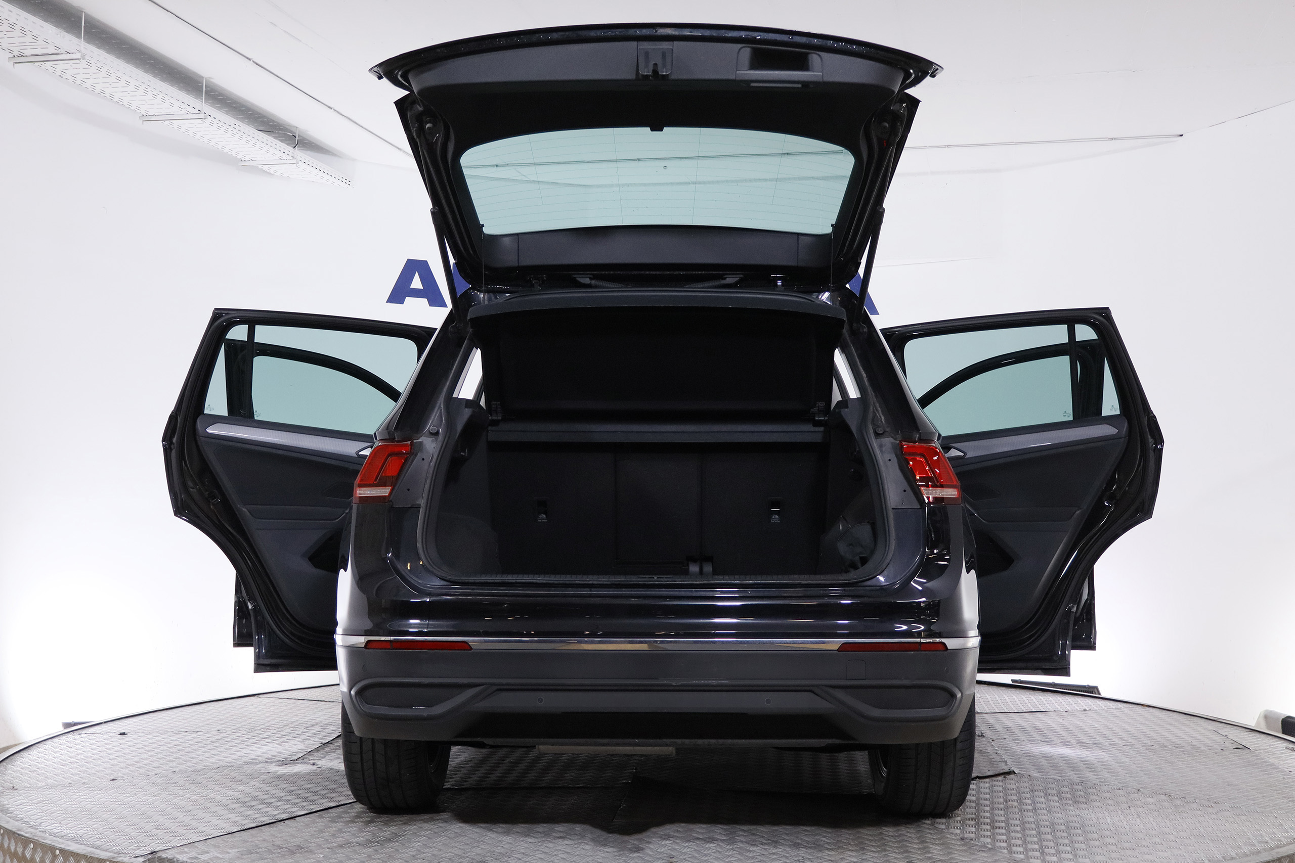 Volkswagen Tiguan LIFE 2.0TDI DSG 150CV AUTO 5P S/S # IVA DEDUCIBLE, NAVY, FAROS LED foto 13