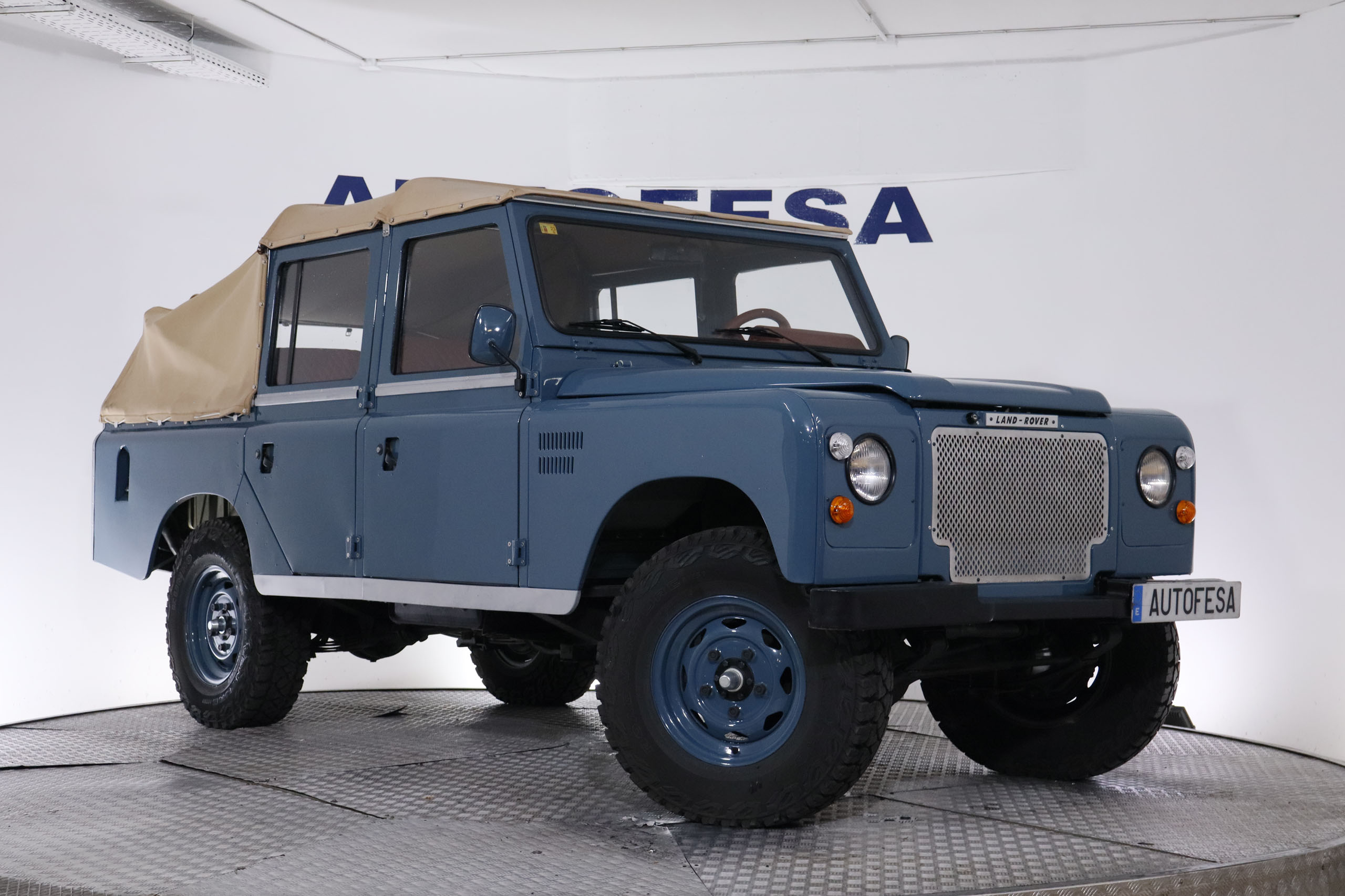 Land Rover Defender DEFENDER SANTANA 109 DIESEL 61CV 9 PLAZAS 4x4 4P RECIEN RESTAURADO # CUERO foto 6