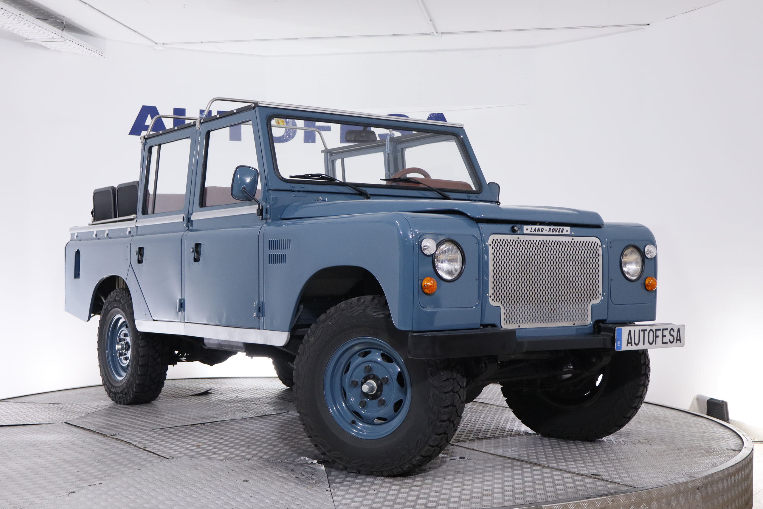 Land Rover Defender DEFENDER SANTANA 109 DIESEL 61CV 9 PLAZAS 4x4 4P RECIEN RESTAURADO # CUERO foto 7