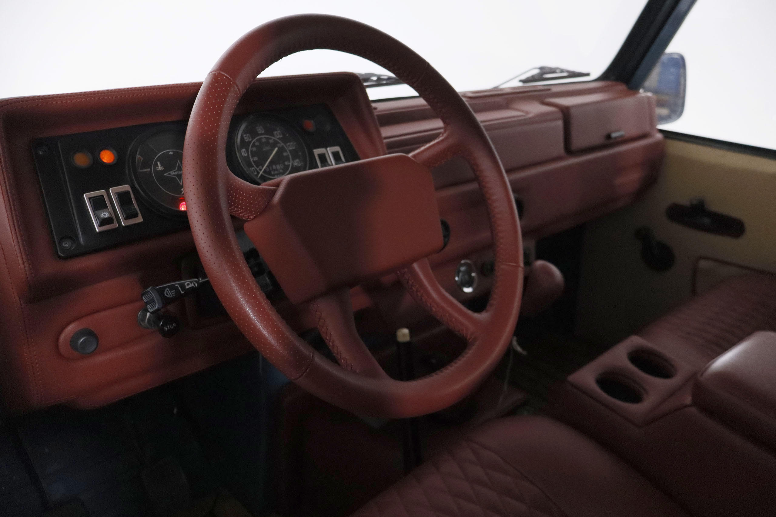 Land Rover Defender DEFENDER SANTANA 109 DIESEL 61CV 9 PLAZAS 4x4 4P RECIEN RESTAURADO # CUERO foto 22