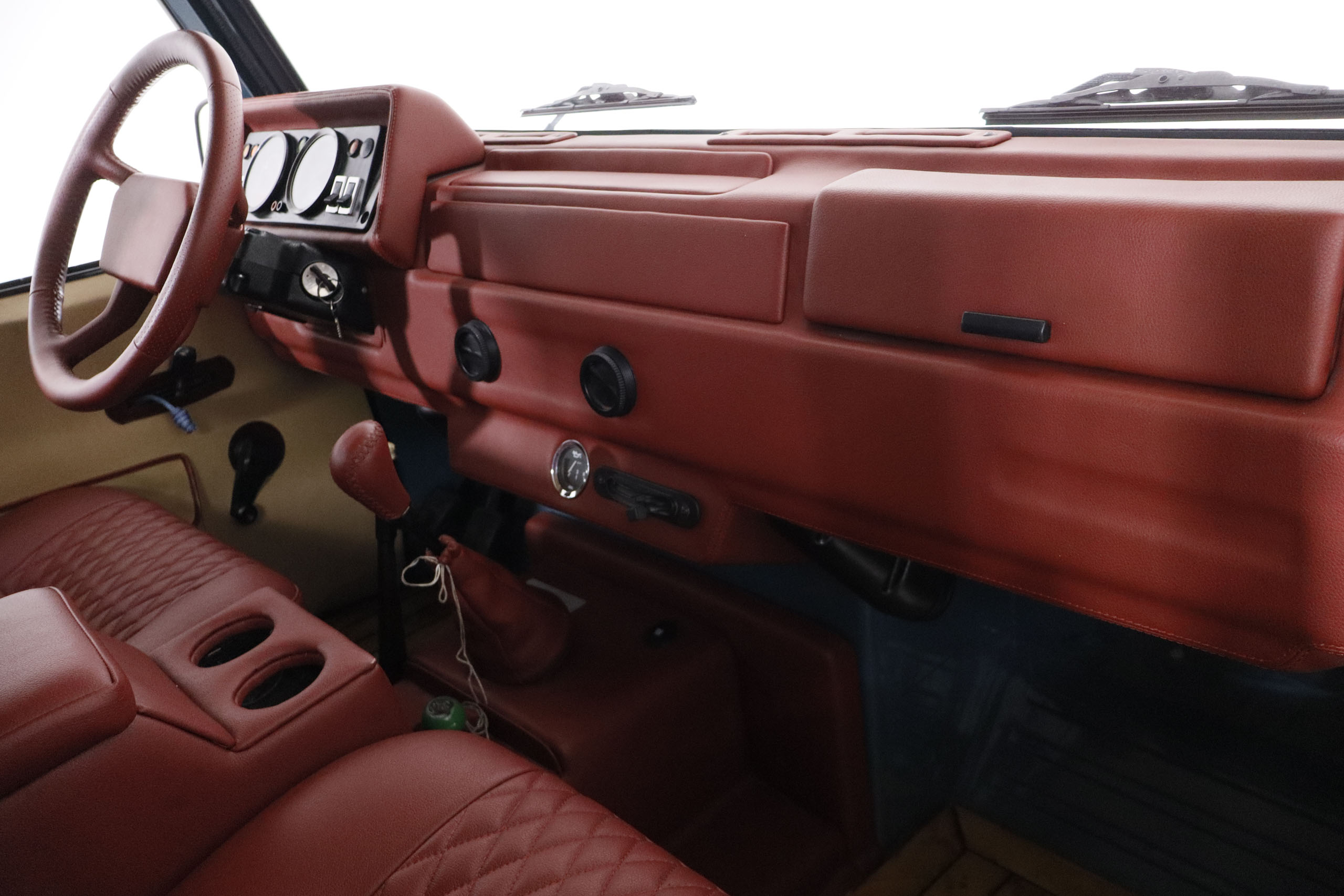 Land Rover Defender DEFENDER SANTANA 109 DIESEL 61CV 9 PLAZAS 4x4 4P RECIEN RESTAURADO # CUERO foto 23