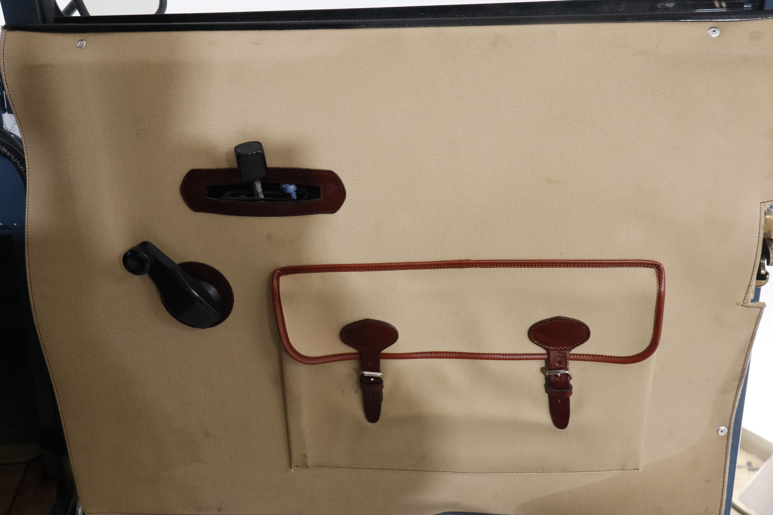 Land Rover Defender DEFENDER SANTANA 109 DIESEL 61CV 9 PLAZAS 4x4 4P RECIEN RESTAURADO # CUERO foto 35