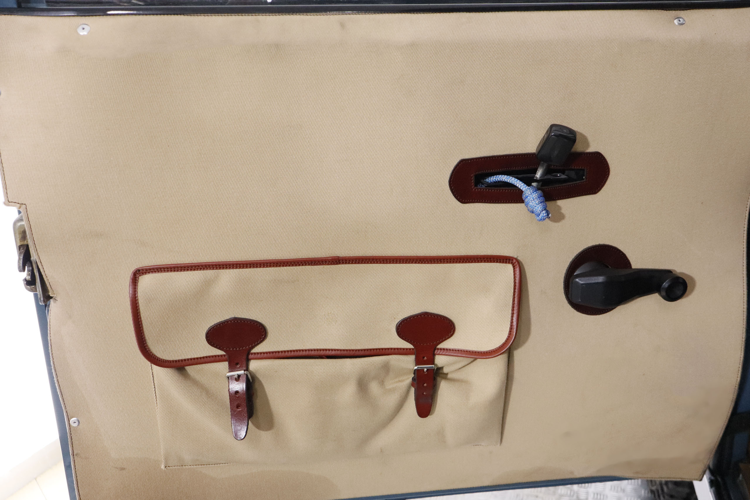 Land Rover Defender DEFENDER SANTANA 109 DIESEL 61CV 9 PLAZAS 4x4 4P RECIEN RESTAURADO # CUERO foto 38