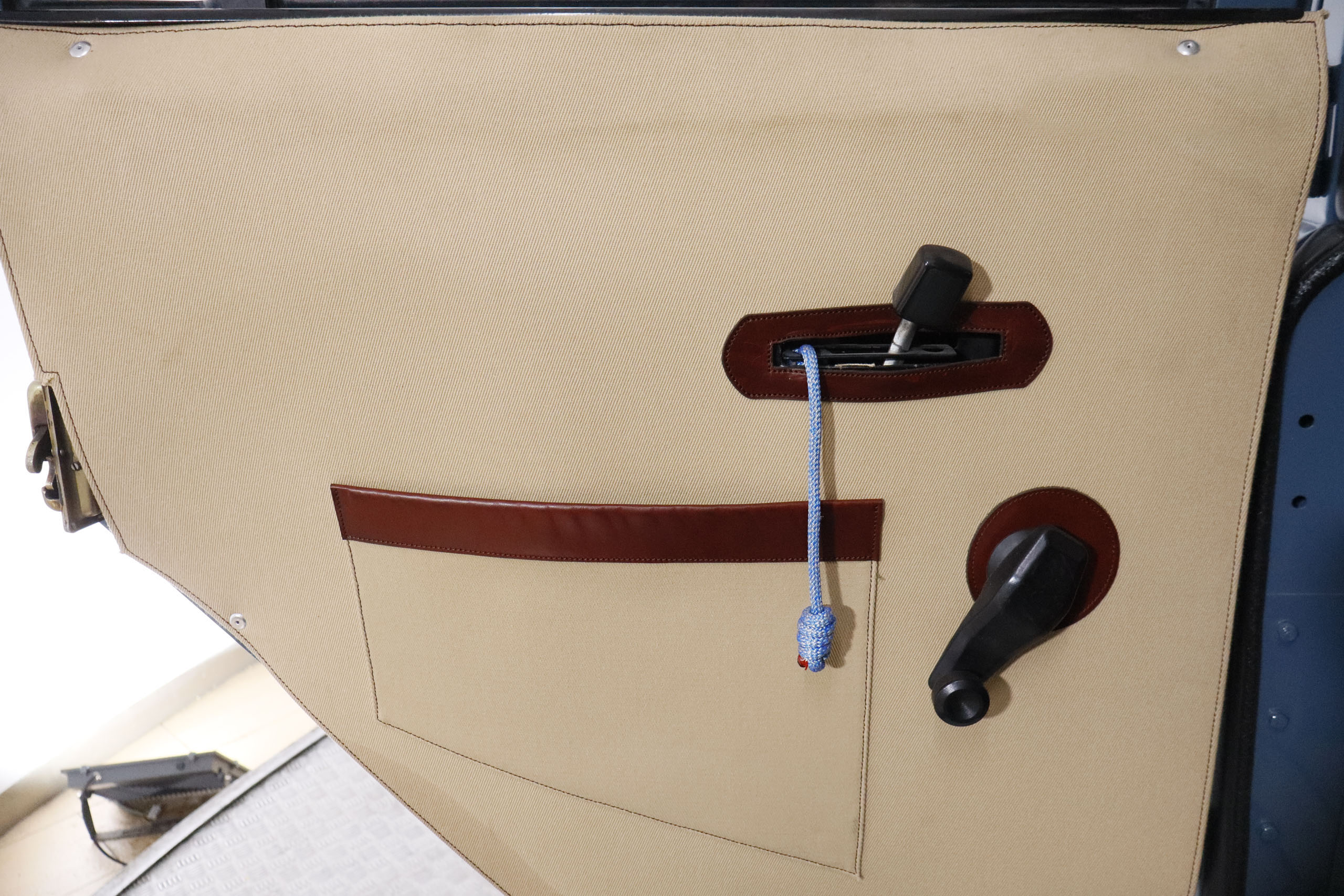 Land Rover Defender DEFENDER SANTANA 109 DIESEL 61CV 9 PLAZAS 4x4 4P RECIEN RESTAURADO # CUERO foto 39