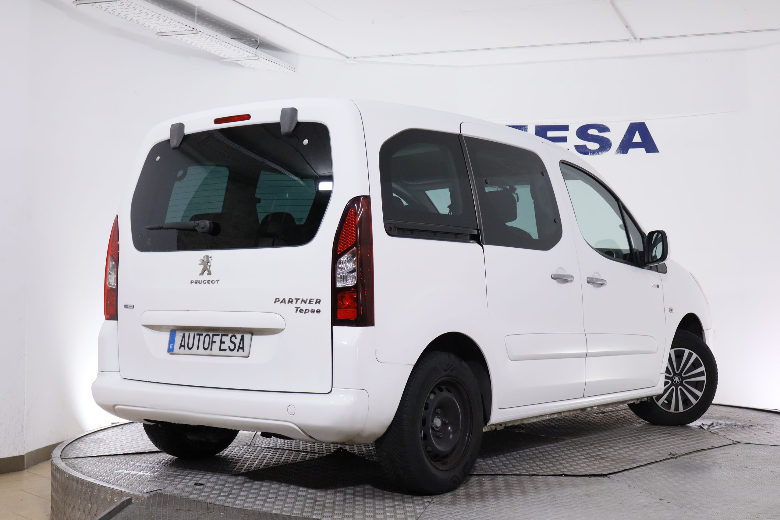 Peugeot Partner TEPEE 1.2 110CV STYLE 5P S/S # BLUETOOT, PARKTRONIC foto 9