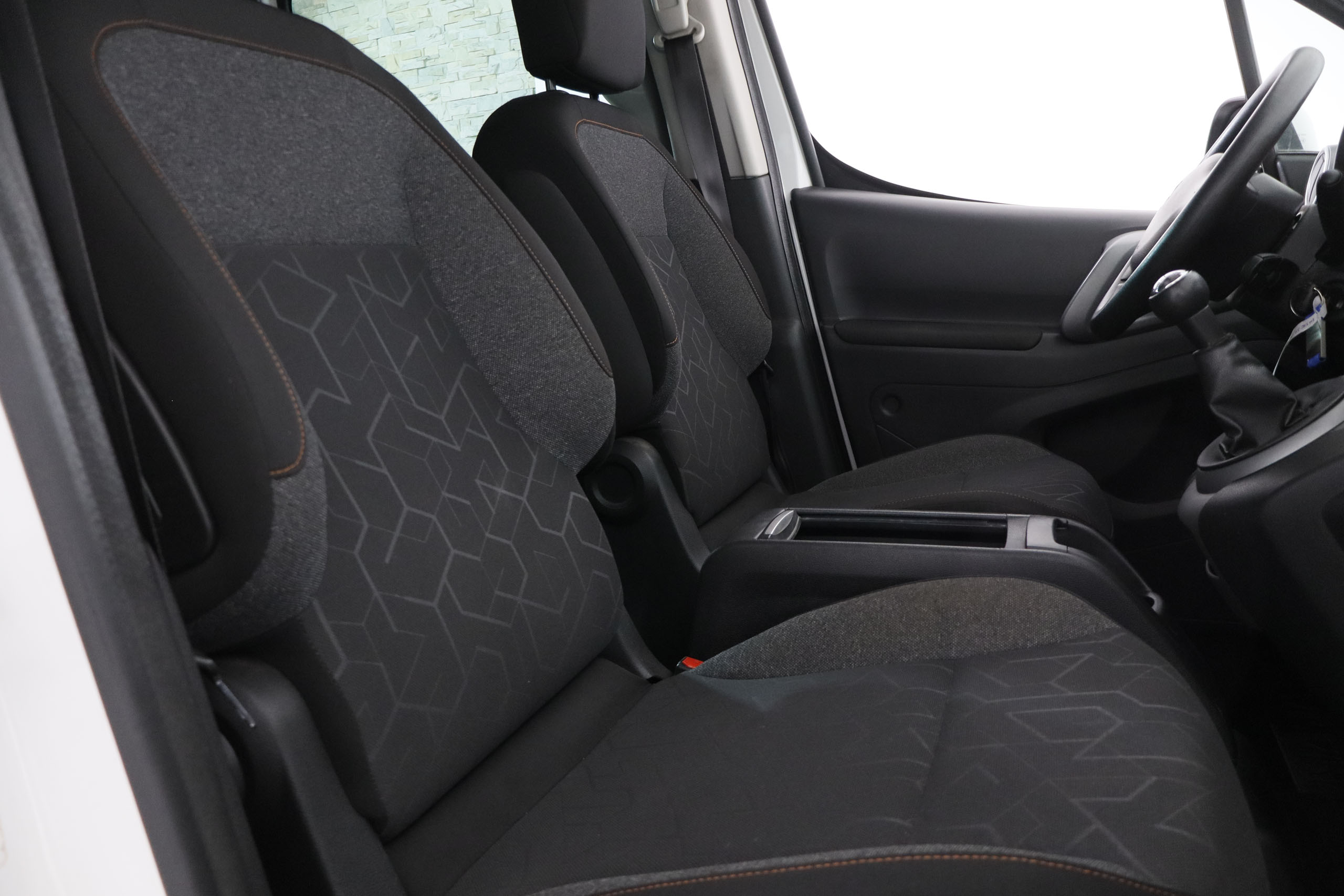 Peugeot Partner TEPEE 1.2 110CV STYLE 5P S/S # BLUETOOT, PARKTRONIC foto 21