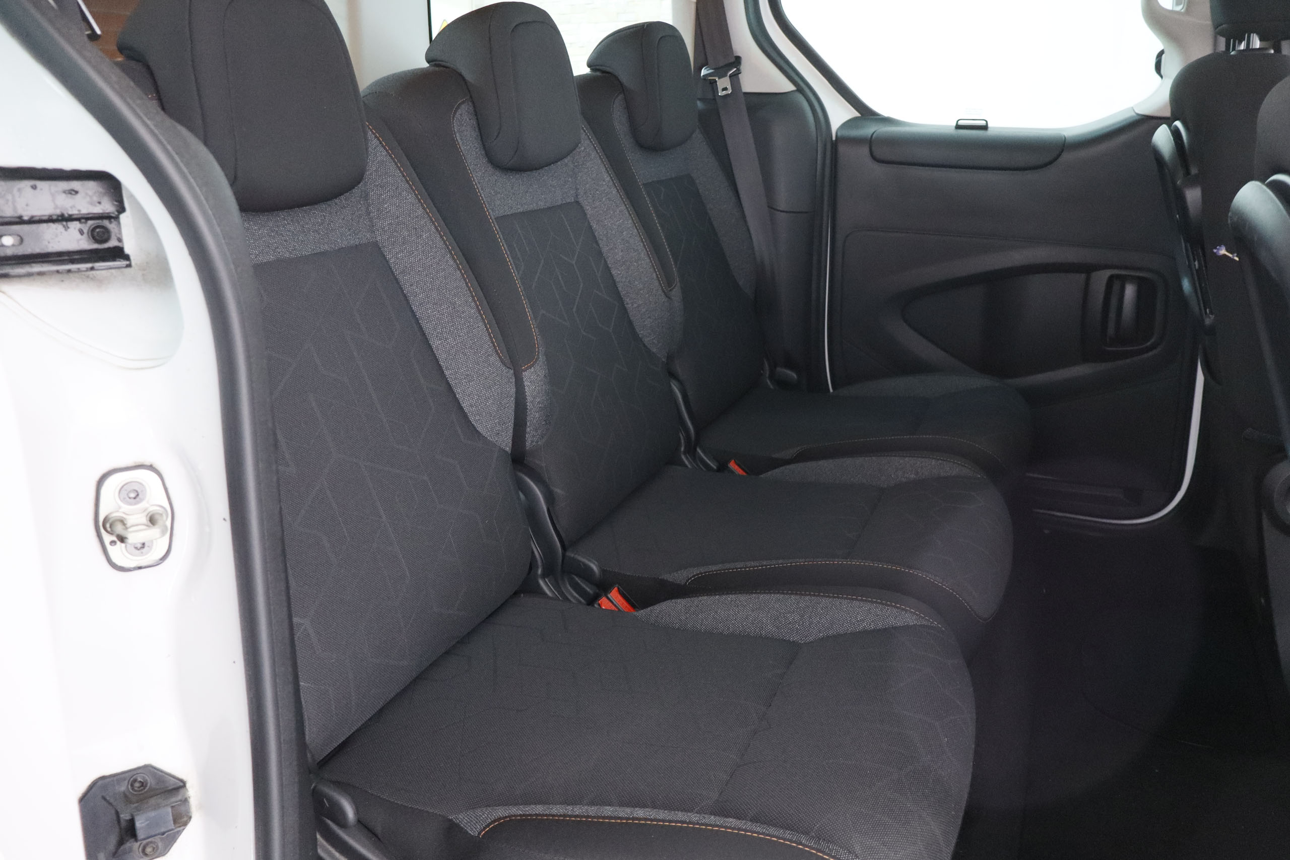 Peugeot Partner TEPEE 1.2 110CV STYLE 5P S/S # BLUETOOT, PARKTRONIC foto 22