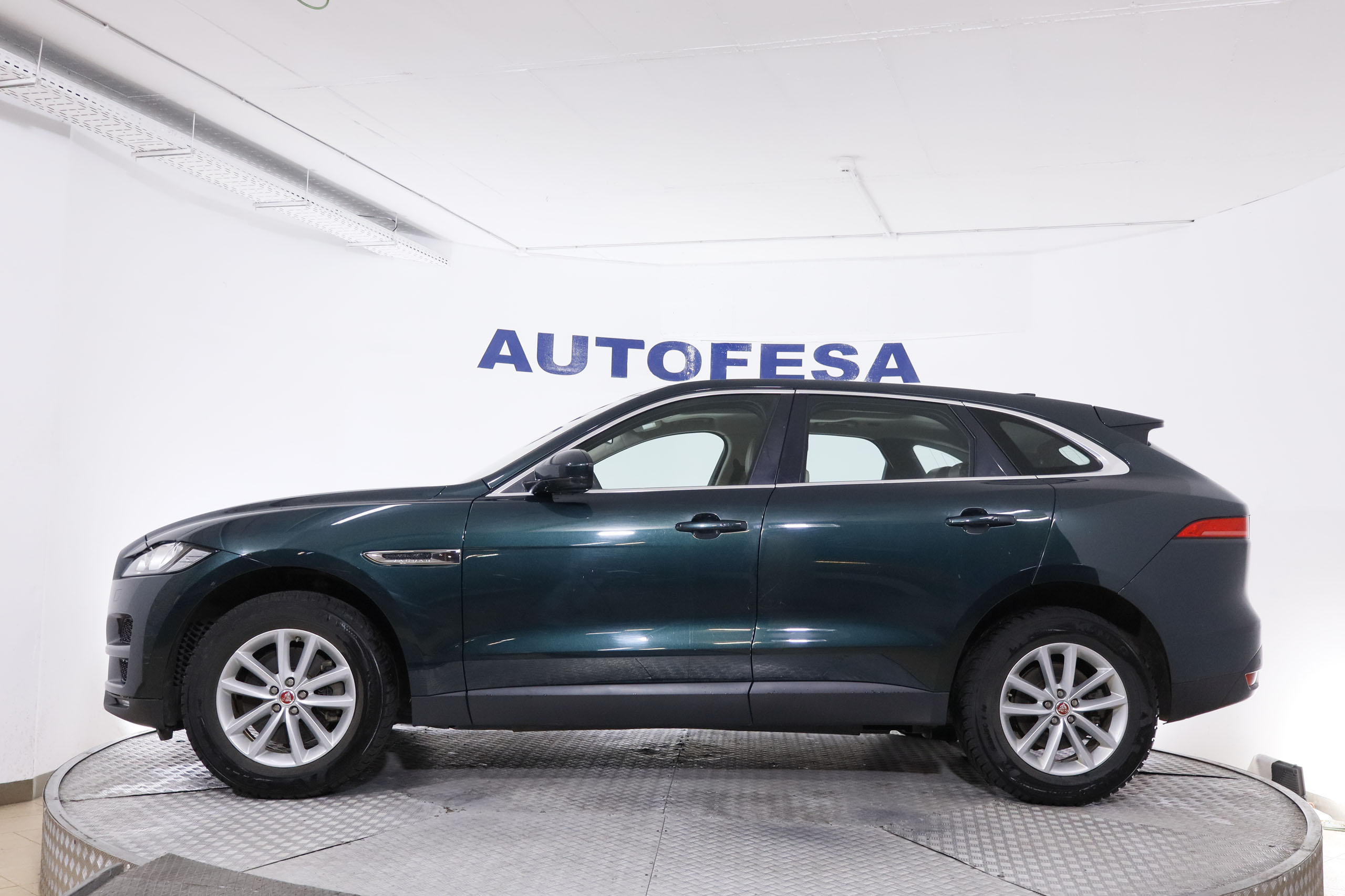 Jaguar F-pace 3.0D V6 300CV 4WD PORTFOLIO AUTO 5P S/S # TECHO ELE, NAVY, CUERO foto 5