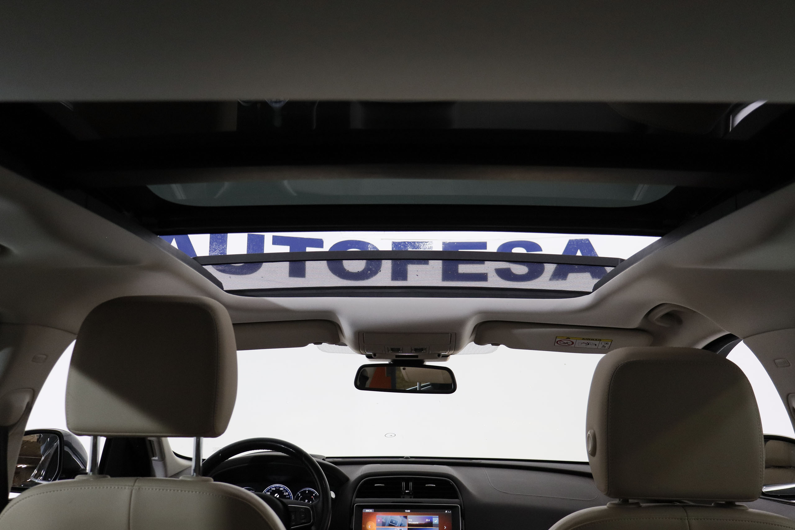 Jaguar F-pace 3.0D V6 300CV 4WD PORTFOLIO AUTO 5P S/S # TECHO ELE, NAVY, CUERO foto 14