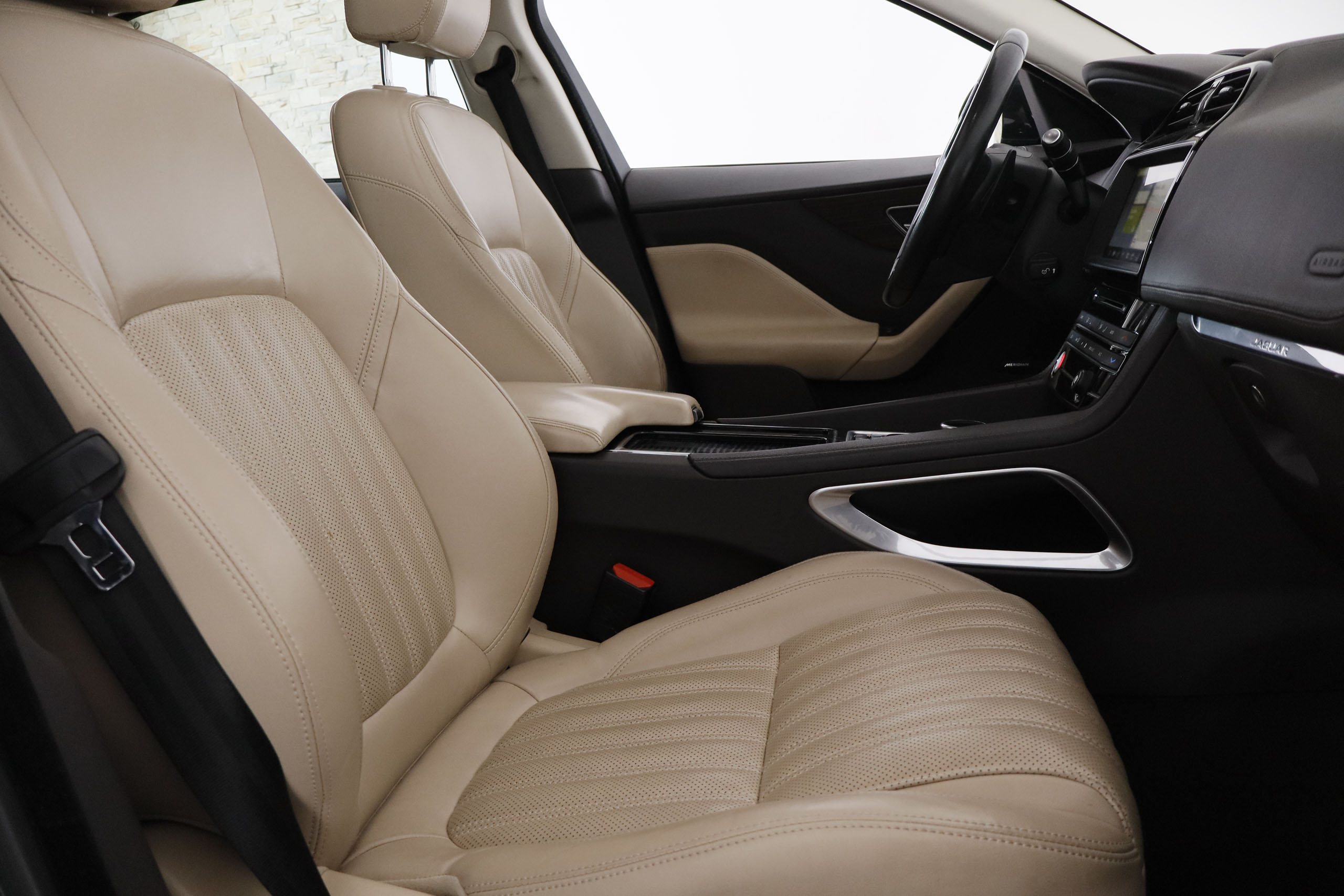 Jaguar F-pace 3.0D V6 300CV 4WD PORTFOLIO AUTO 5P S/S # TECHO ELE, NAVY, CUERO foto 24