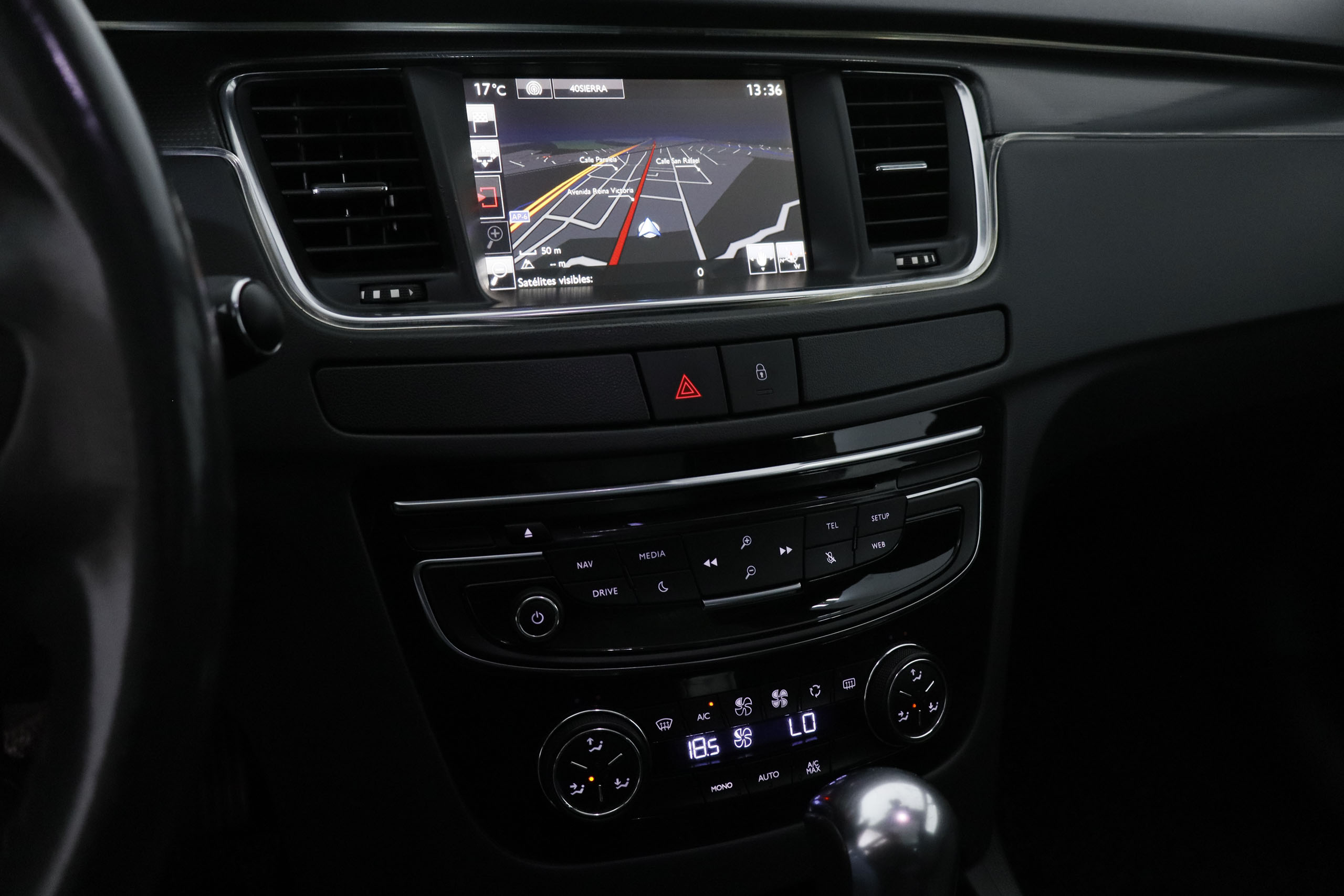 Peugeot 508 SW 2.0 HDI 180CV ALLURE AUTO 5P S/S # TECHO PANORAMICO, NAVY foto 20