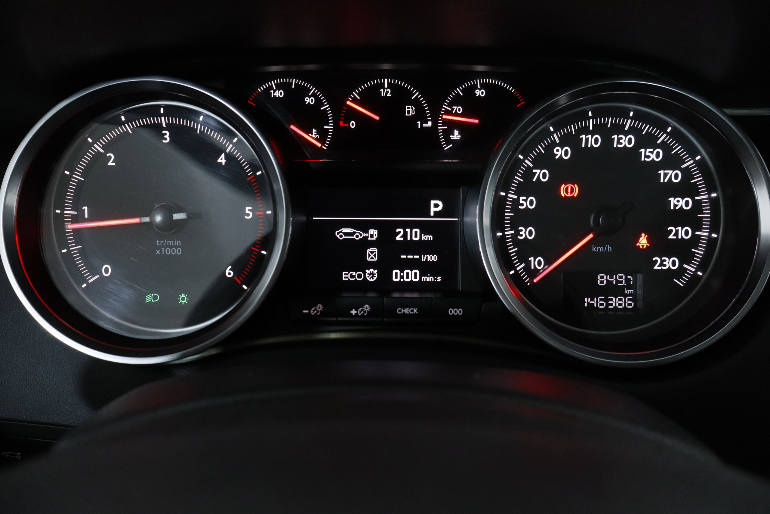 Peugeot 508 SW 2.0 HDI 180CV ALLURE AUTO 5P S/S # TECHO PANORAMICO, NAVY foto 18