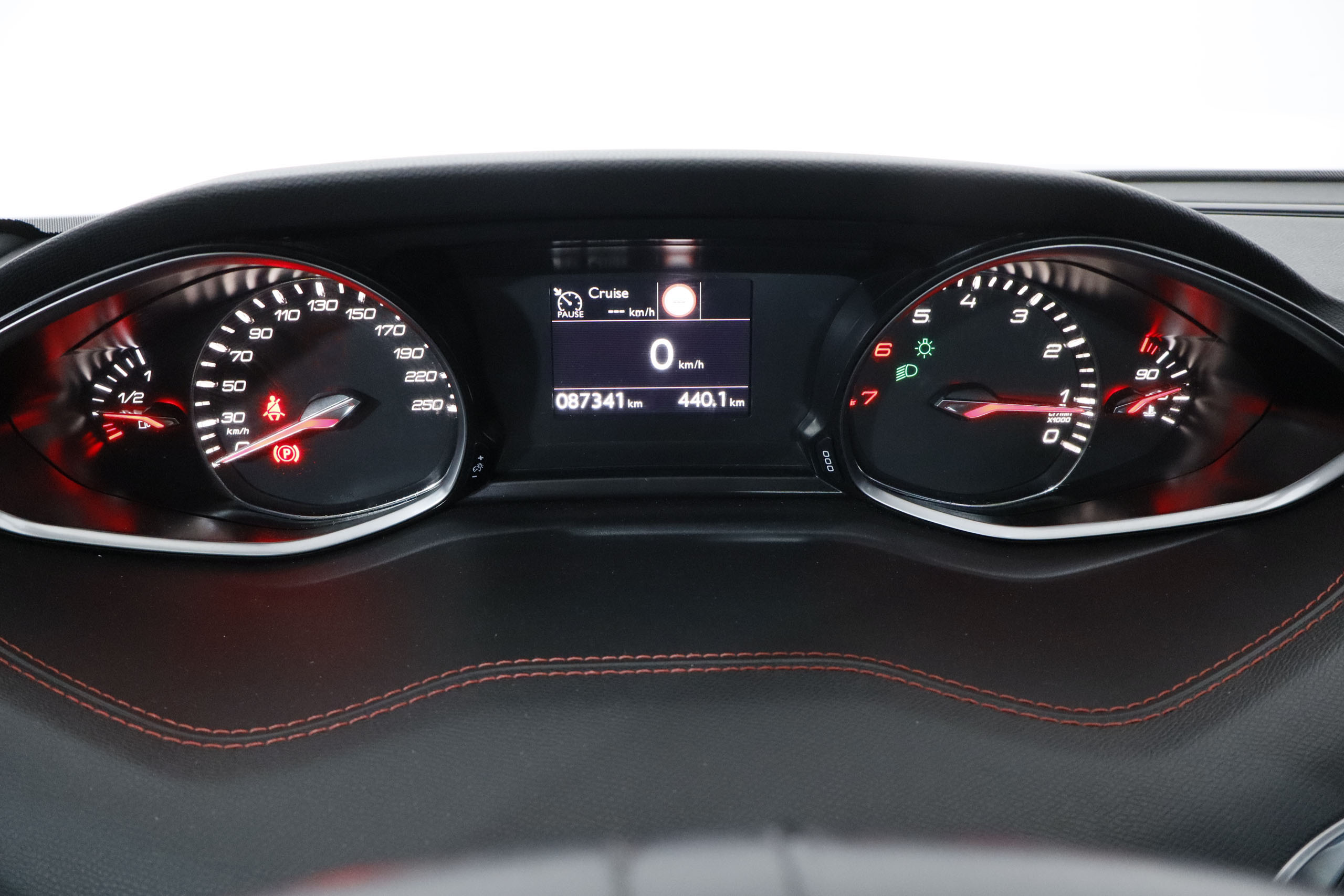 Peugeot 308 1.2 GT LINE 130CV 5P # TECHO PANORAMICO,NAVY,FAROS LED foto 17