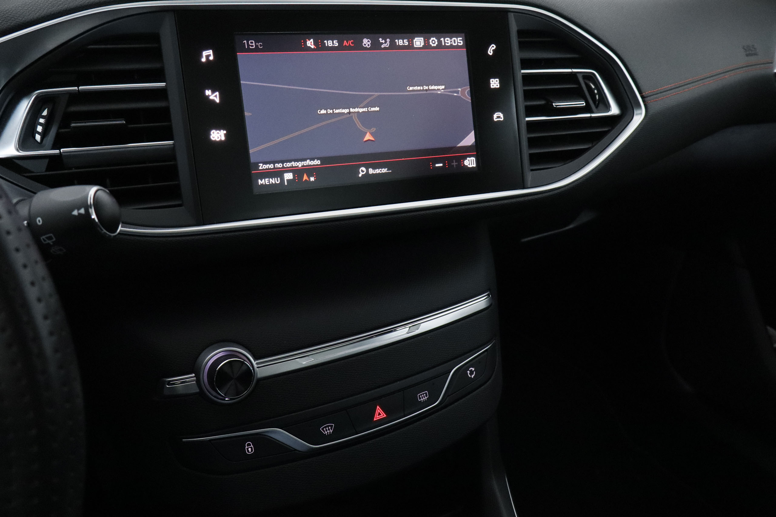 Peugeot 308 1.2 GT LINE 130CV 5P # TECHO PANORAMICO,NAVY,FAROS LED foto 18