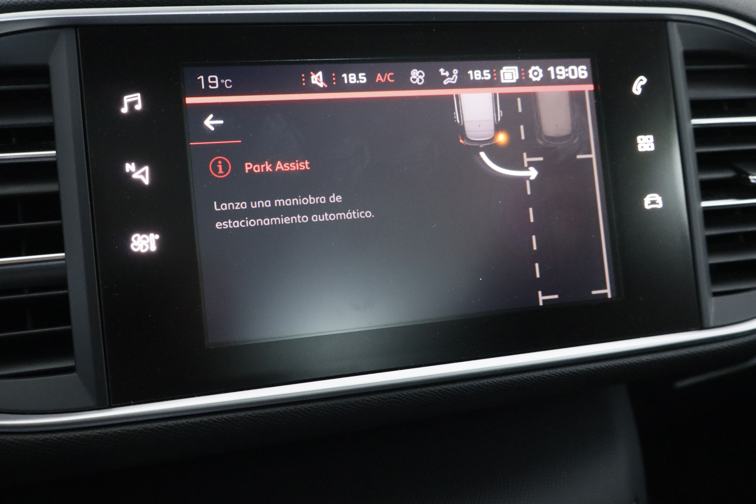 Peugeot 308 1.2 GT LINE 130CV 5P # TECHO PANORAMICO,NAVY,FAROS LED foto 19