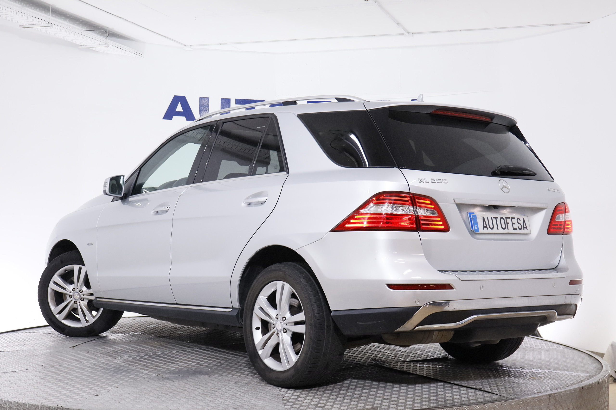 Mercedes-benz CLASE ML 250 EDITION BLUETEC 4MATIC 204CV AUTO 5P S/S # TECHO ELE, NAVY, PARKTRONIC CLASE ML 250 EDITION BLUETEC 4MATIC 204CV AUTO 5P S/S # TECHO ELE, NAVY, PARKTRONIC foto 6