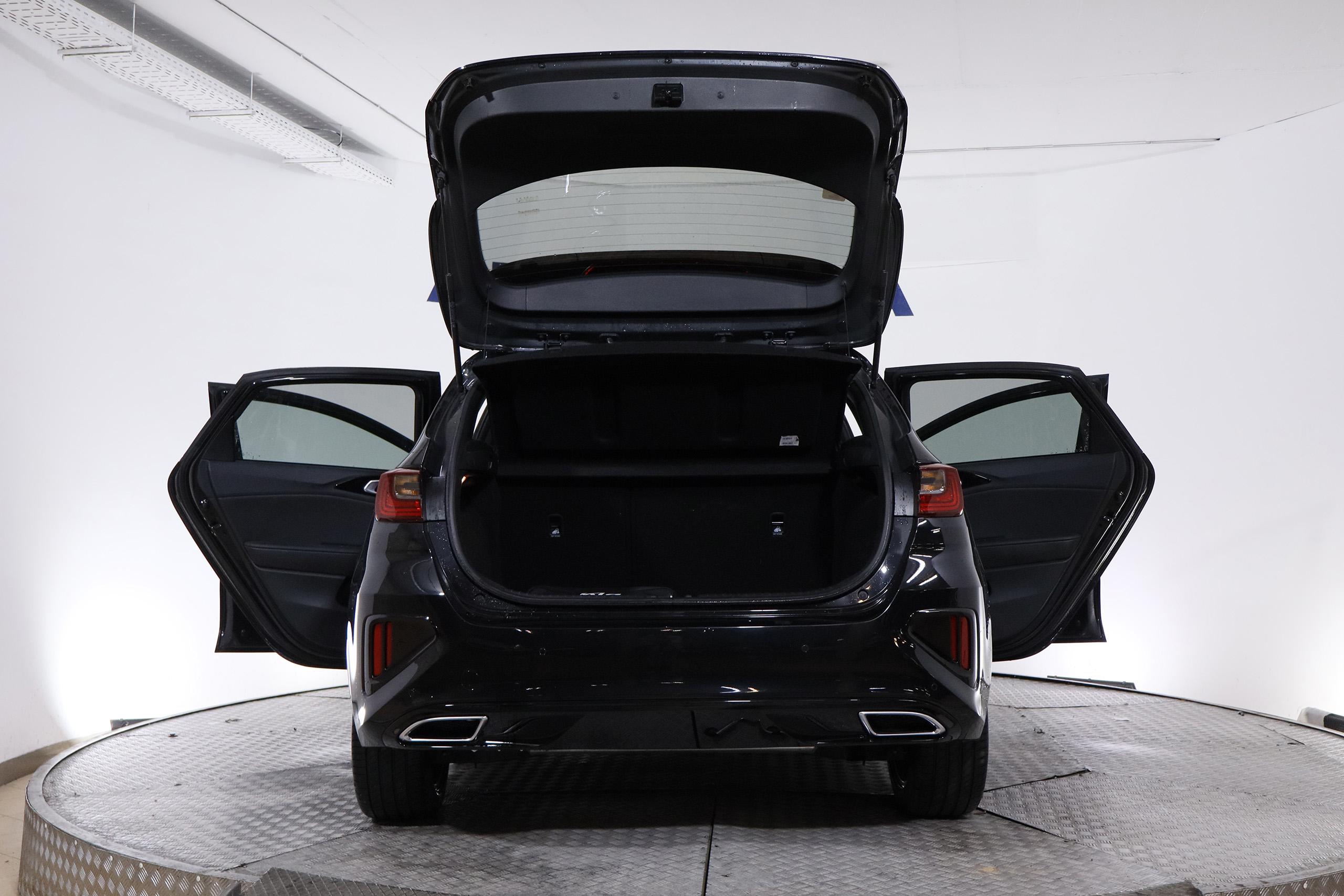 Kia Ceed 1.5 MHEV 160CV GT LINE DCT AUTO 5P S/S # TECHO ELE, NAVY, PARKTRONIC foto 13