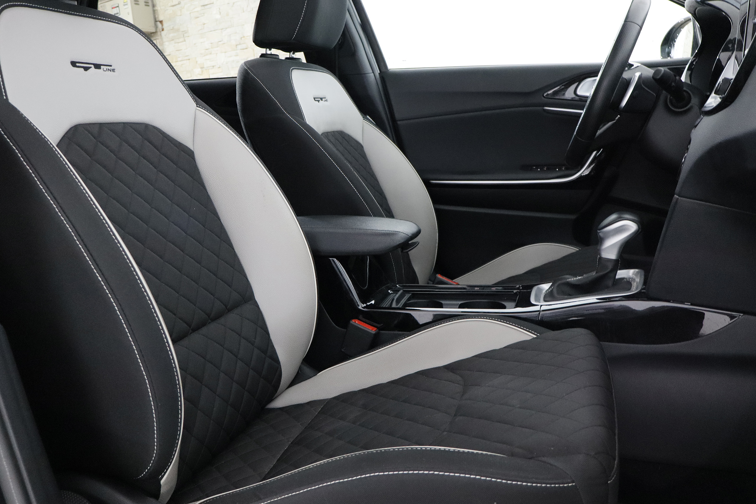 Kia Ceed 1.5 MHEV 160CV GT LINE DCT AUTO 5P S/S # TECHO ELE, NAVY, PARKTRONIC foto 27