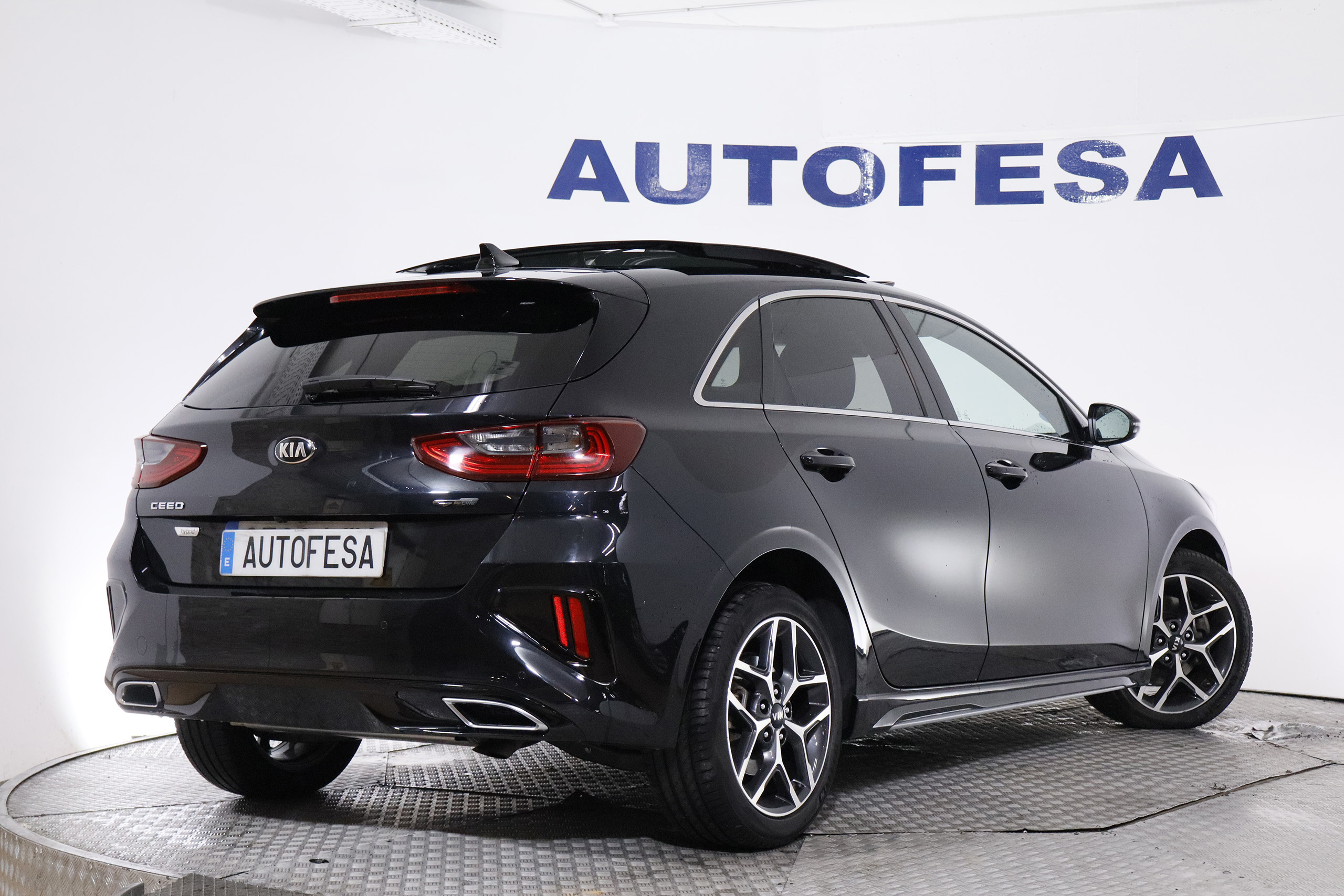 Kia Ceed 1.5 MHEV 160CV GT LINE DCT AUTO 5P S/S # TECHO ELE, NAVY, PARKTRONIC foto 9