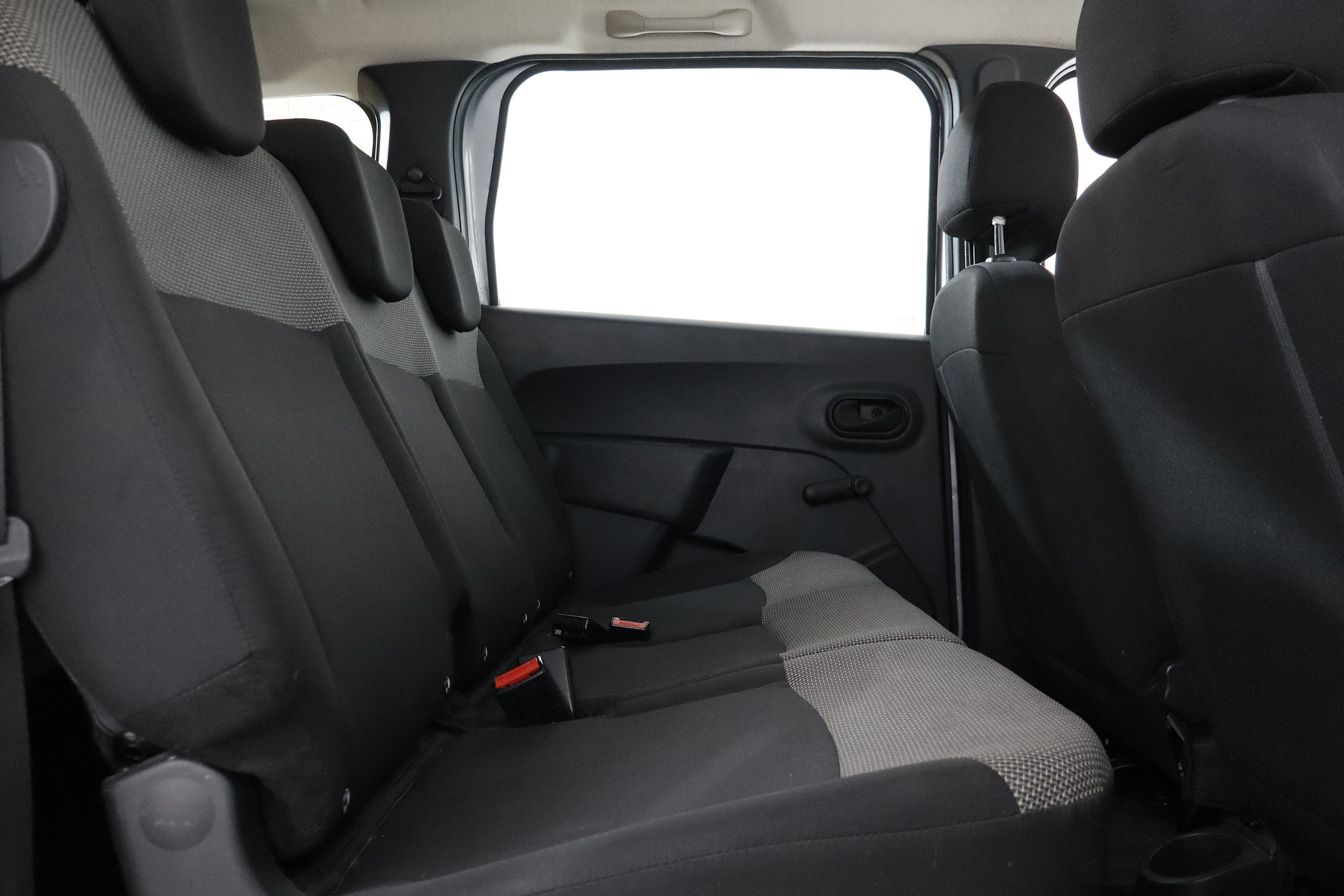 Dacia LODGY 1.6 TCE 100CV 7PLAZAS 5P S/S # IVA DEDUCIBLE, PARKTRONIC 1.3 TCE 100CV 7PLAZAS 5P S/S # IVA DEDUCIBLE, PARKTRONIC foto 22