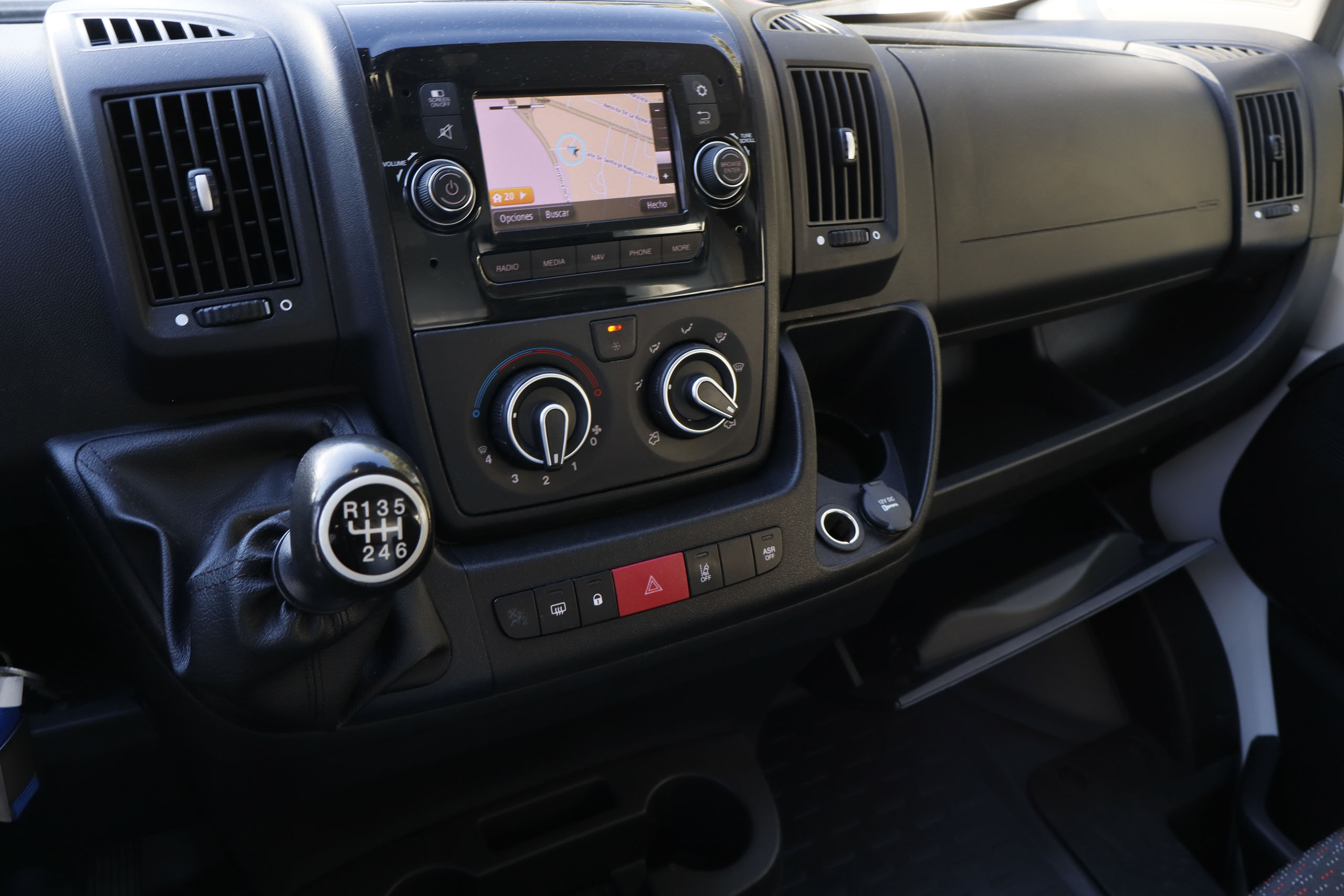 Peugeot Boxer 435 L2S BLUEHDI 140CV 2P # IVA DEDUCIBLE,NAVY foto 17