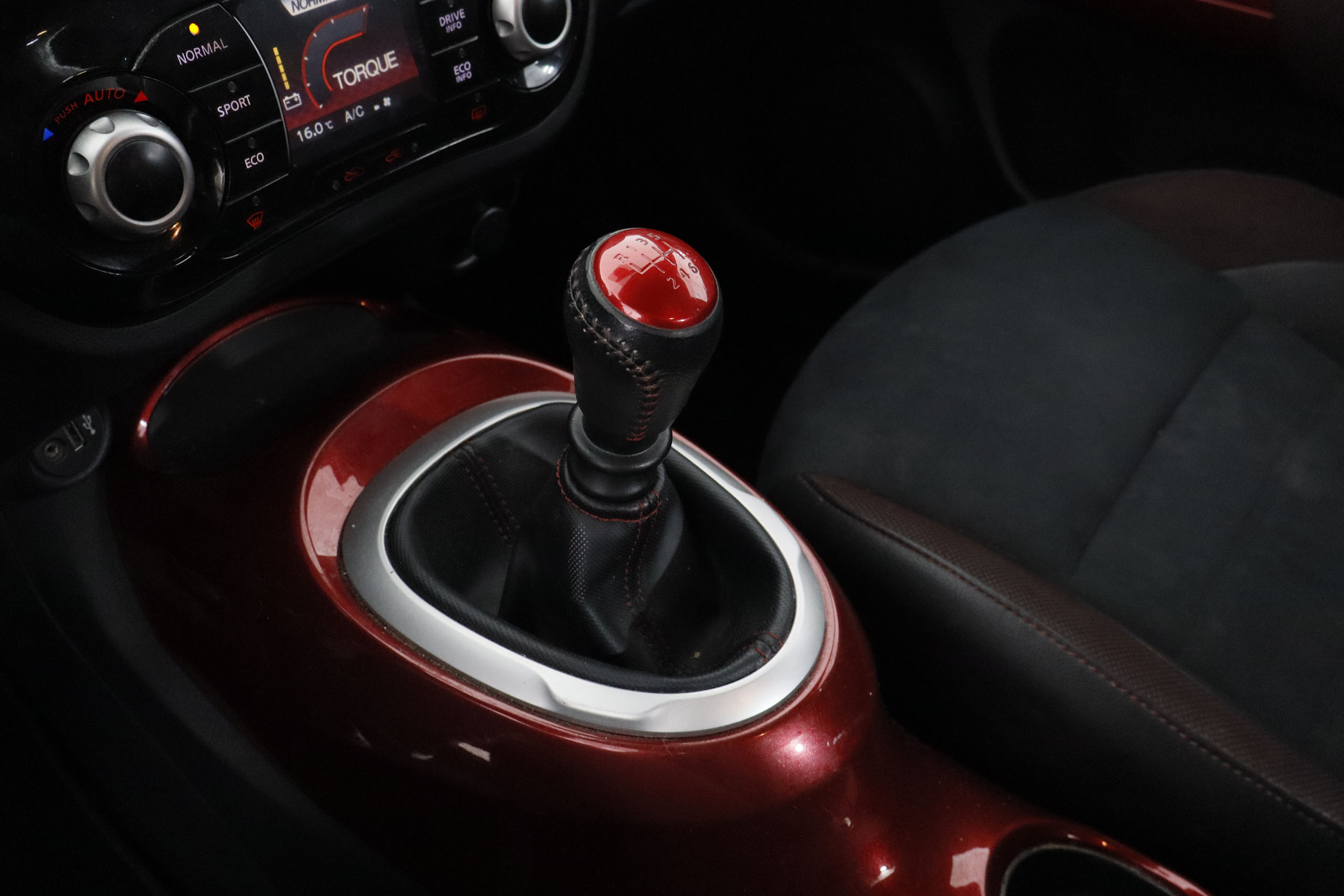 Nissan Juke JUKE 1.5 DCI 110CV TEKNA 5P # NAVY,CAMARA TRASERA foto 18