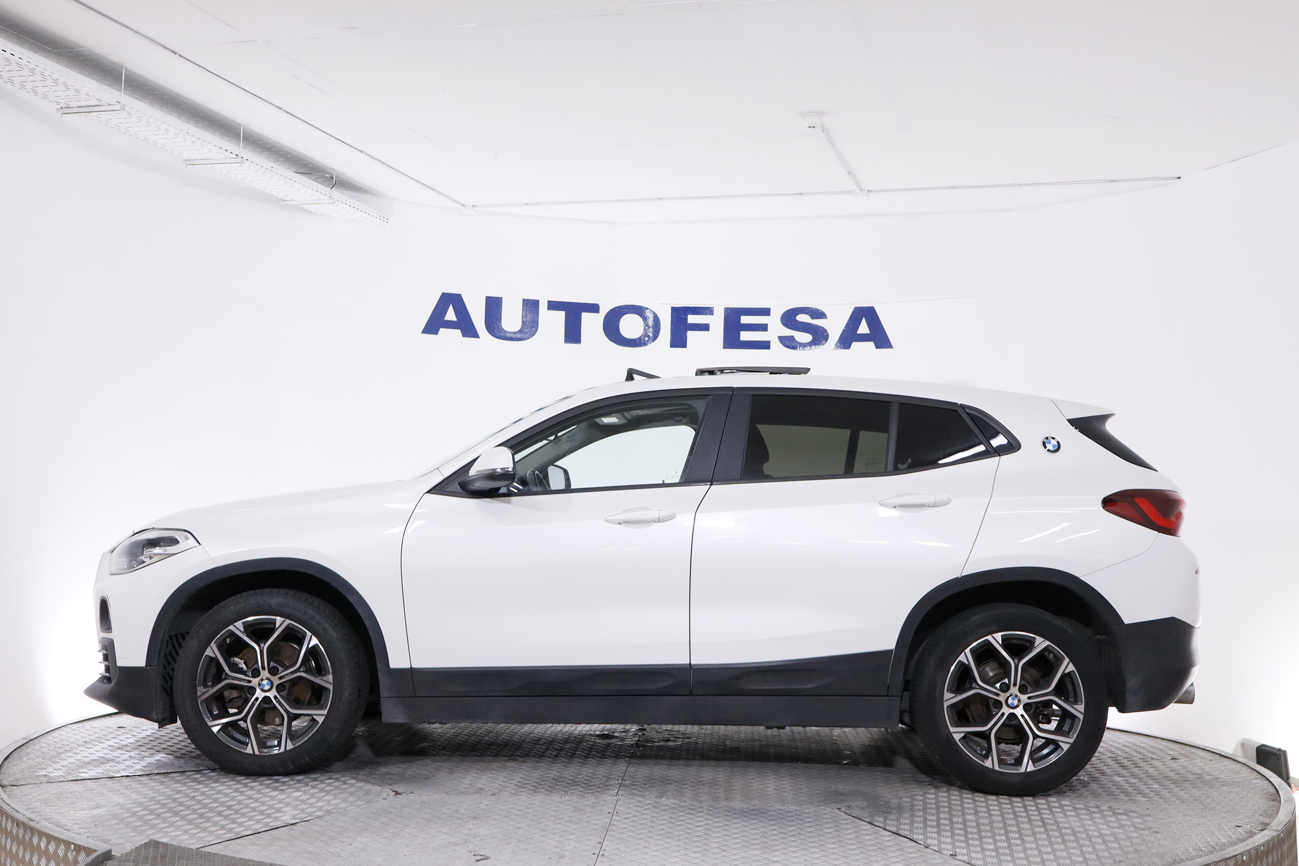 BMW X2 SDRIVE 18I 140CV  AUTO 5P S/S # IVA DEDUCIBLE, TECHO ELE PANORAMICO, NAVY, FAROS LED foto 5