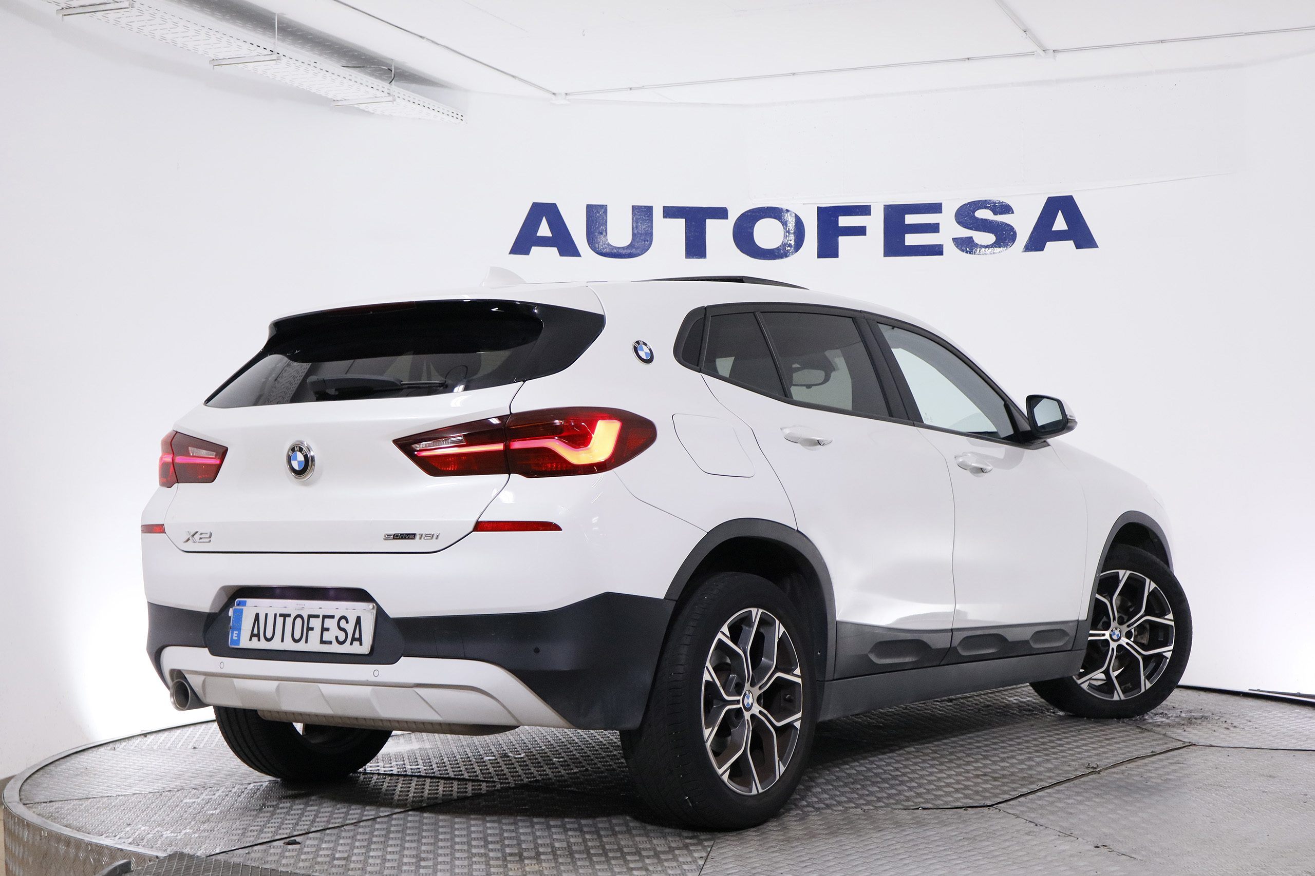 BMW X2 SDRIVE 18I 140CV  AUTO 5P S/S # IVA DEDUCIBLE, TECHO ELE PANORAMICO, NAVY, FAROS LED foto 9