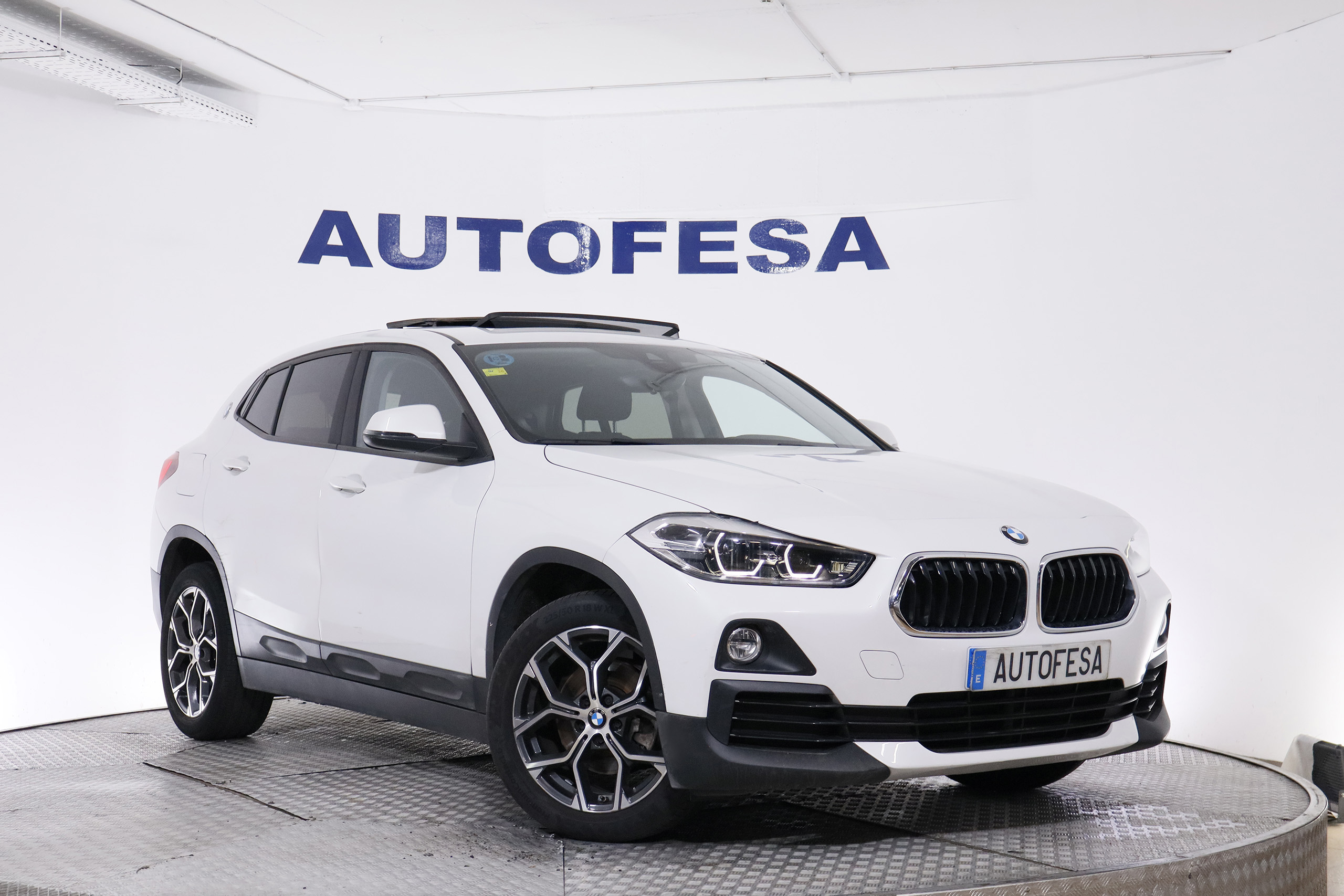 BMW X2 SDRIVE 18I 140CV  AUTO 5P S/S # IVA DEDUCIBLE, TECHO ELE PANORAMICO, NAVY, FAROS LED foto 3
