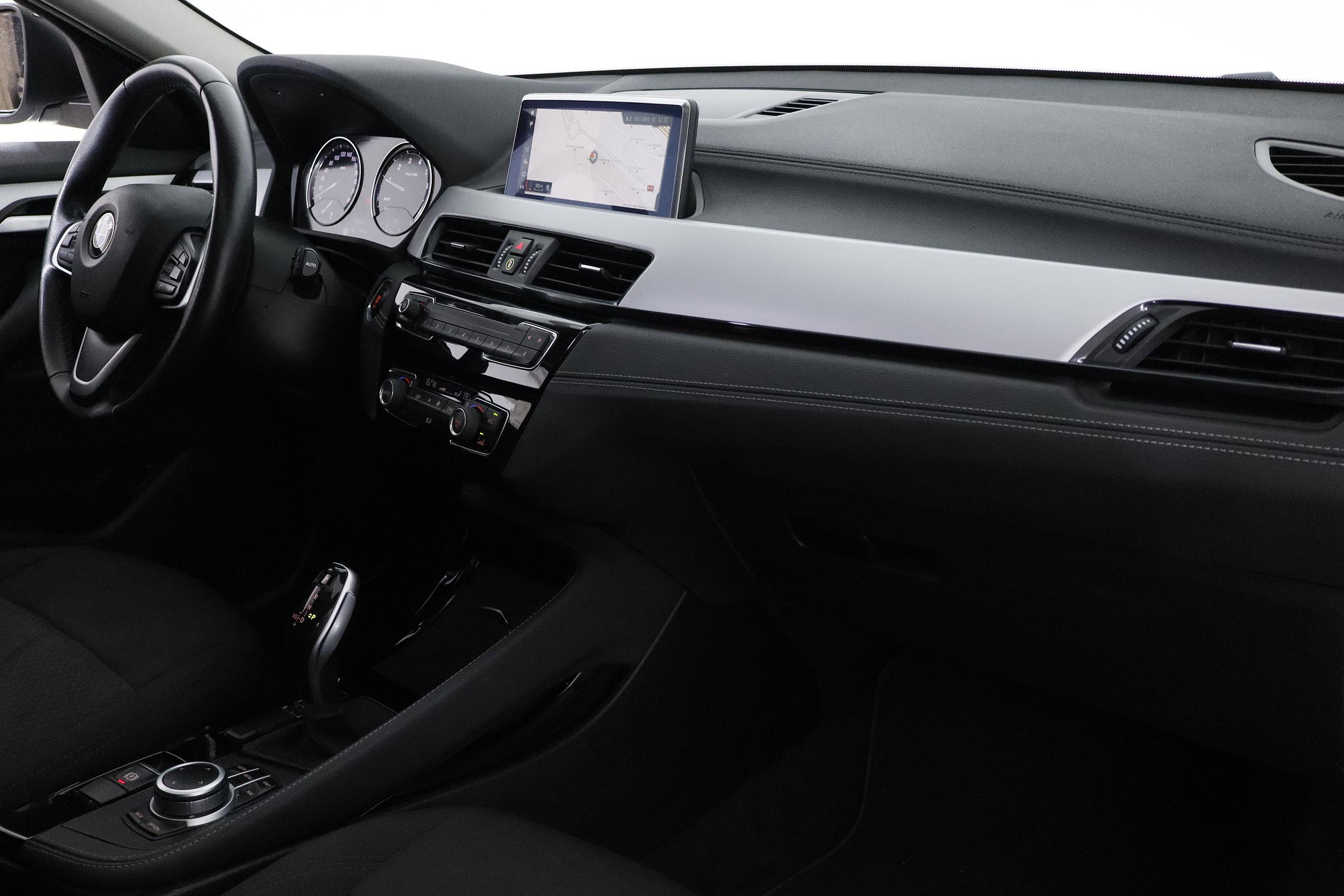 BMW X2 SDRIVE 18I 140CV  AUTO 5P S/S # IVA DEDUCIBLE, TECHO ELE PANORAMICO, NAVY, FAROS LED foto 17