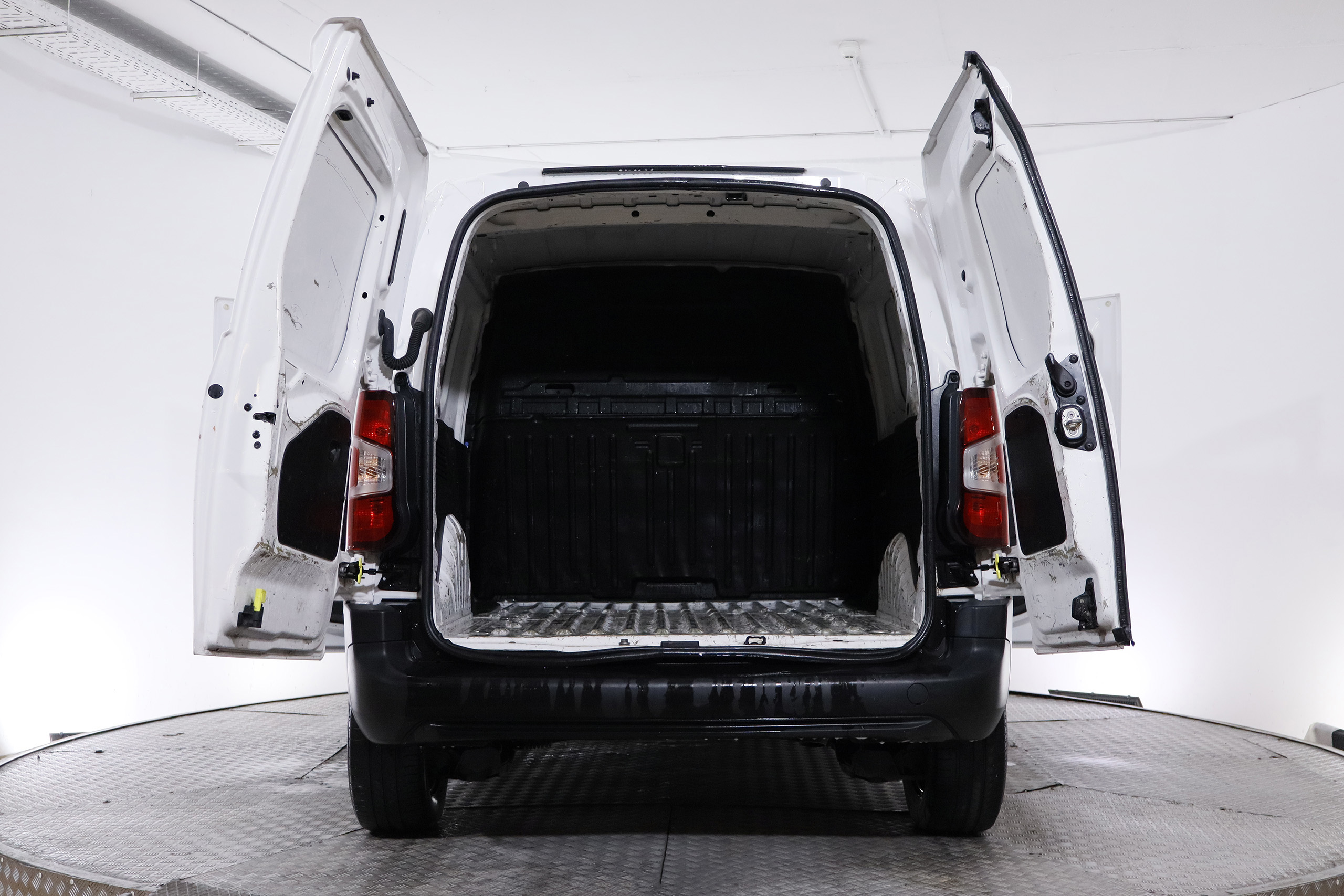 Opel Combo CARGO EXPRESS 1.5 TD 1000 KG 100CV 3P S/S # IVA DEDUCIBLE, BLUETOOTH foto 13