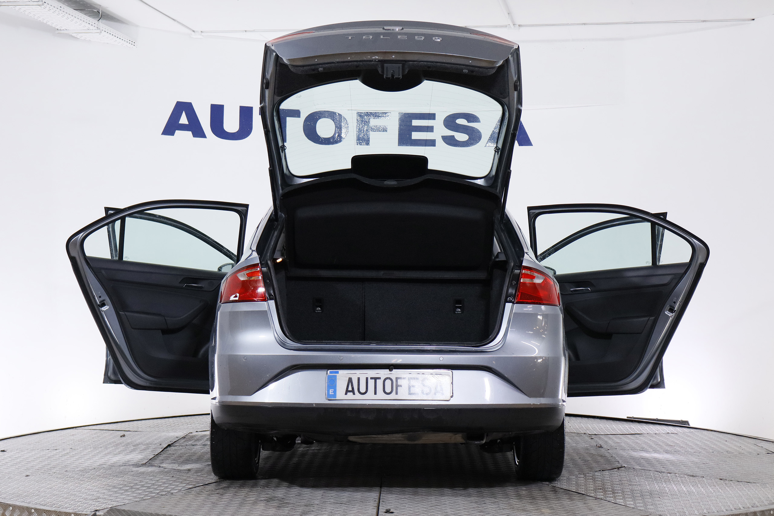 Seat Toledo 1.6 TDI STYLE 105CV 5P # NAVY, PARKTRONIC foto 13