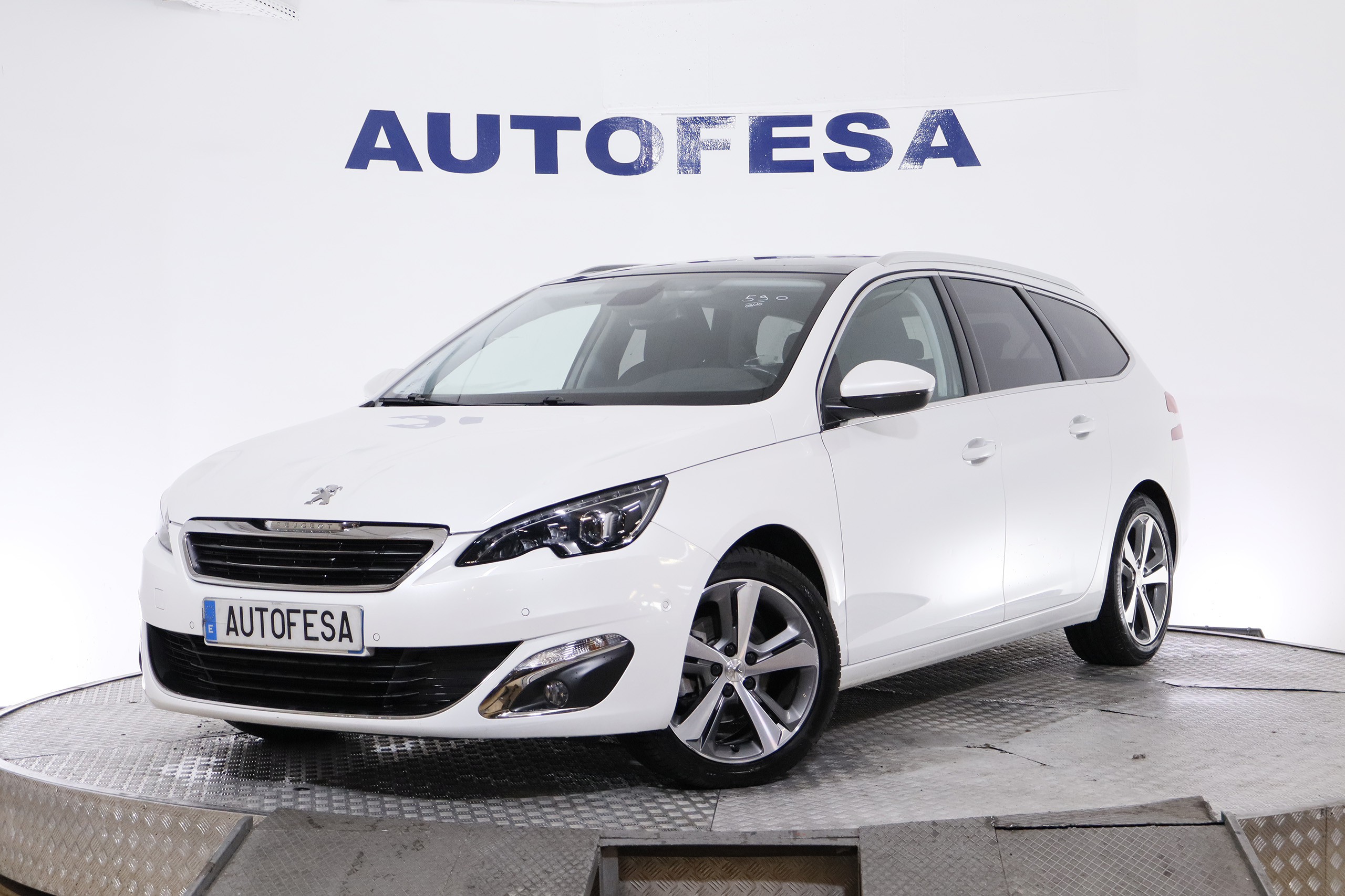 Peugeot 308 SW 1.2 130CV AUTO ALLURE 5P # TECHO PANORAMICO, NAVY, FAROS LED foto 6