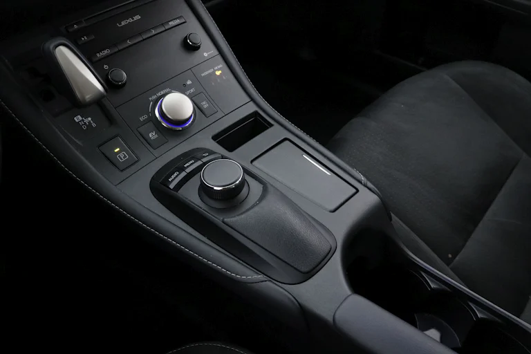 Lexus Ct 200h CT 200h HIBRIDO BUSINESS AUTO 136CV 5P # PARKTRONIC,CAMARA TRASERA foto 19