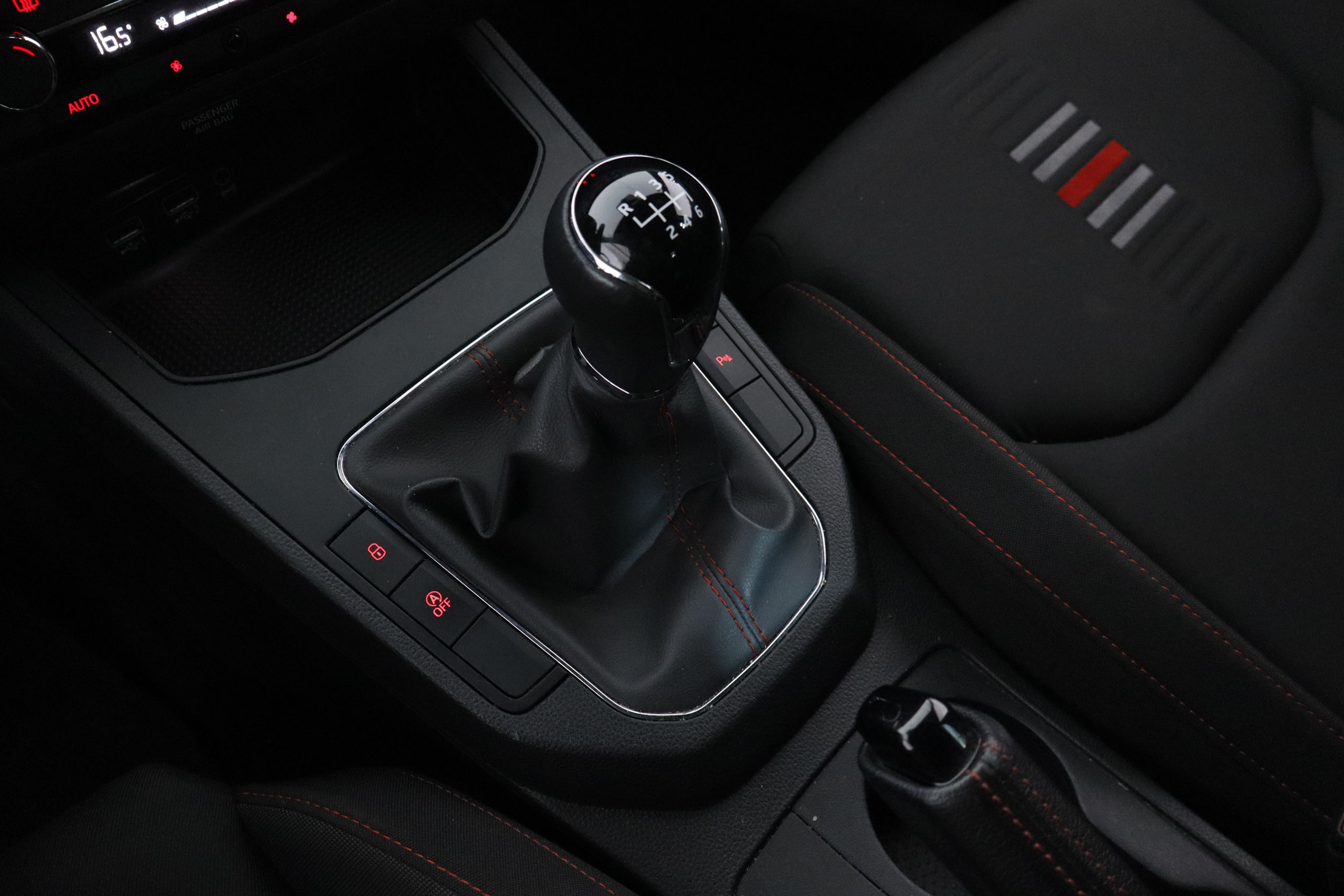 Seat Ibiza 1.0 TGI GNC FR XL 90CV 5P # NAVY,FAROS LED,PARKTRONIC foto 14