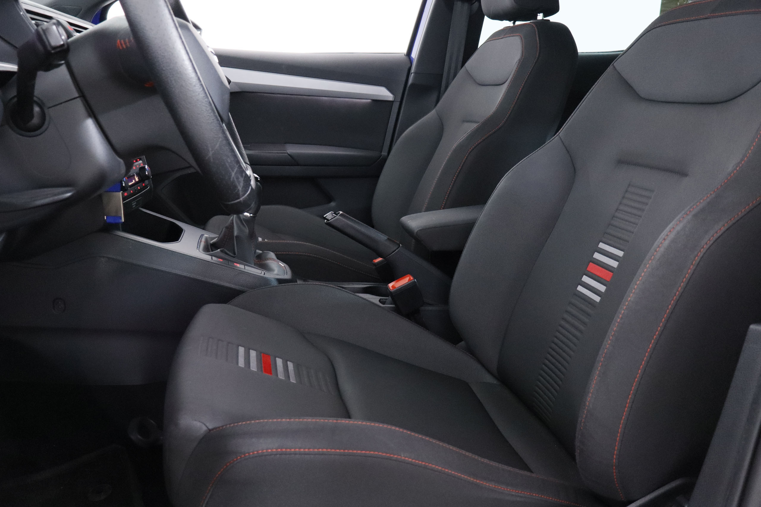 Seat Ibiza 1.0 TGI GNC FR XL 90CV 5P # NAVY,FAROS LED,PARKTRONIC foto 24