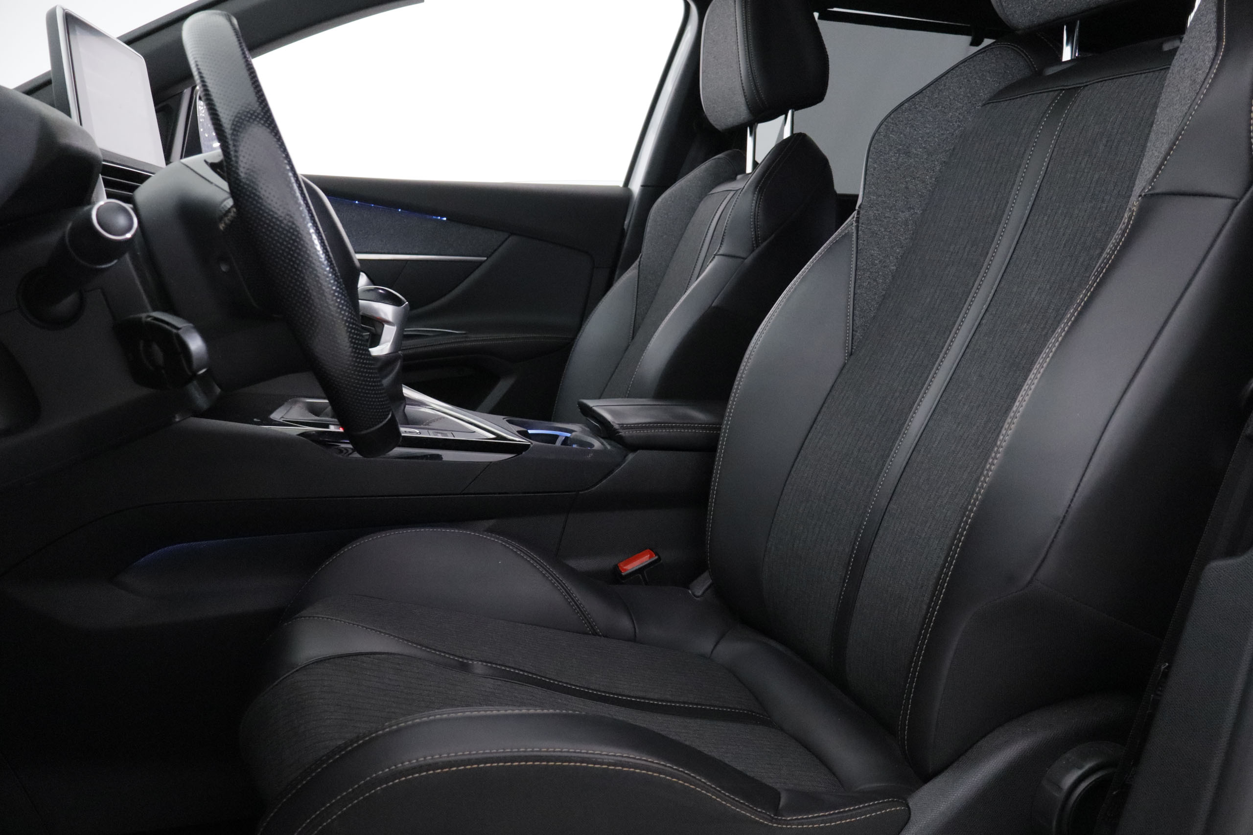 Peugeot 5008 5008 BLUEHDI GT LINE 130CV S/S 7 PLAZAS 5P # NAVY,FAROS LED,CAMARA TRASERA,PARKTRONIC foto 26