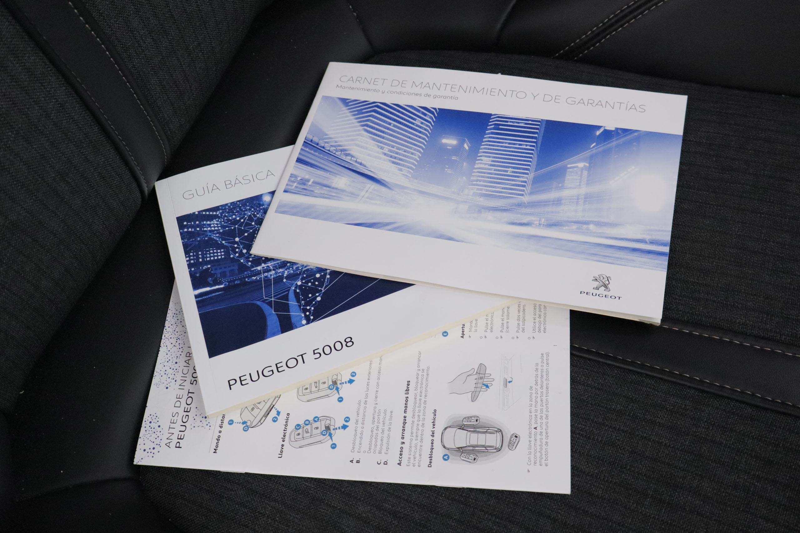 Peugeot 5008 5008 BLUEHDI GT LINE 130CV S/S 7 PLAZAS 5P # NAVY,FAROS LED,CAMARA TRASERA,PARKTRONIC foto 30