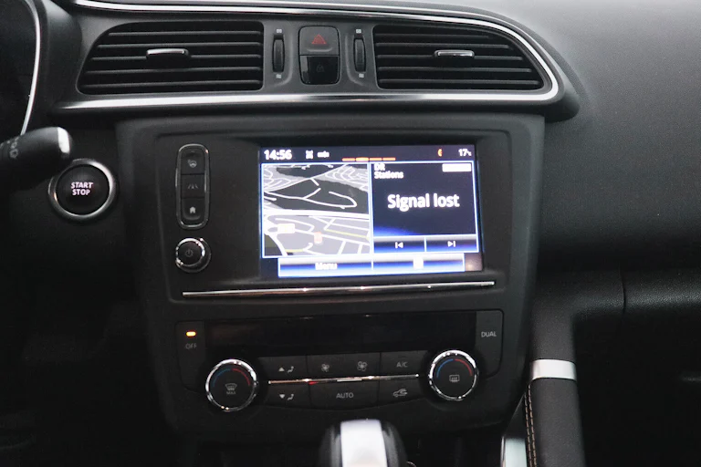 Renault Kadjar 1.2 TCE 130CV BOSE EDITION AUTO 5P # NAVY,CUERO,CAMARA TRASERA foto 18